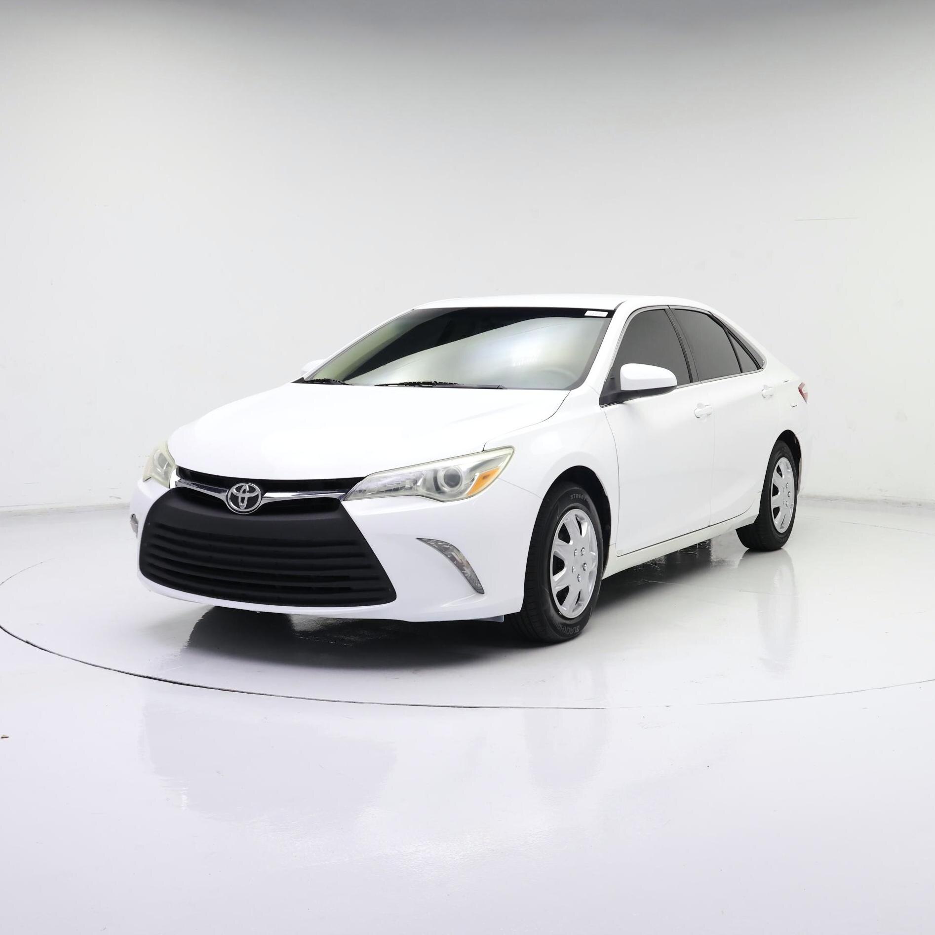 Thumbnail: 2015 Toyota Camry - 4