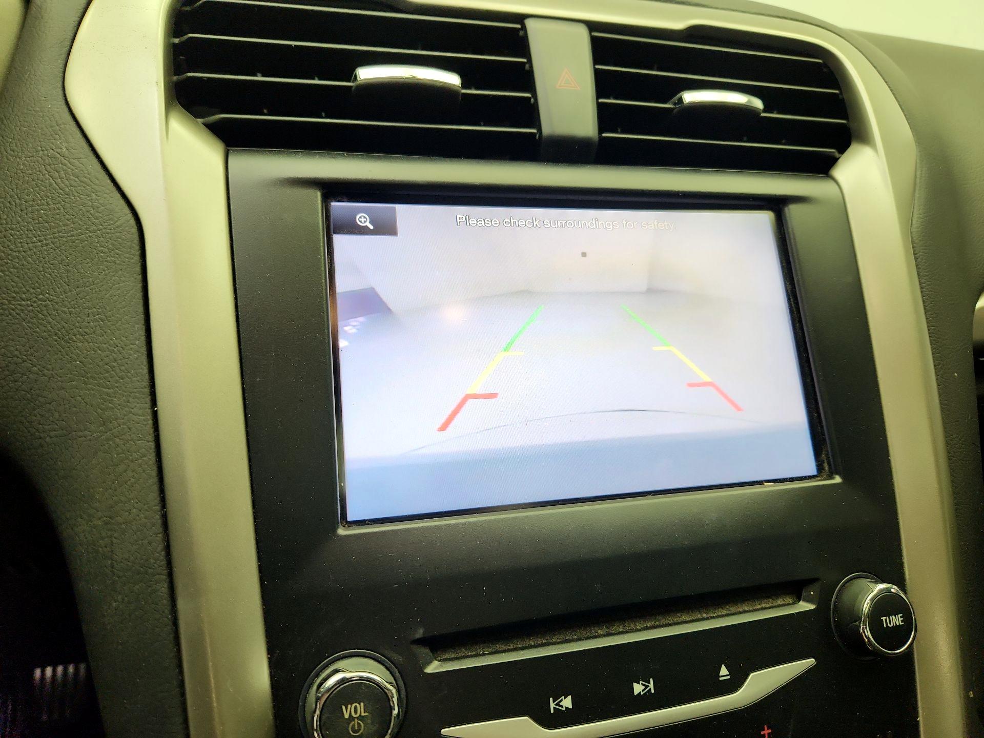 Thumbnail: 2014 Ford Fusion - 15