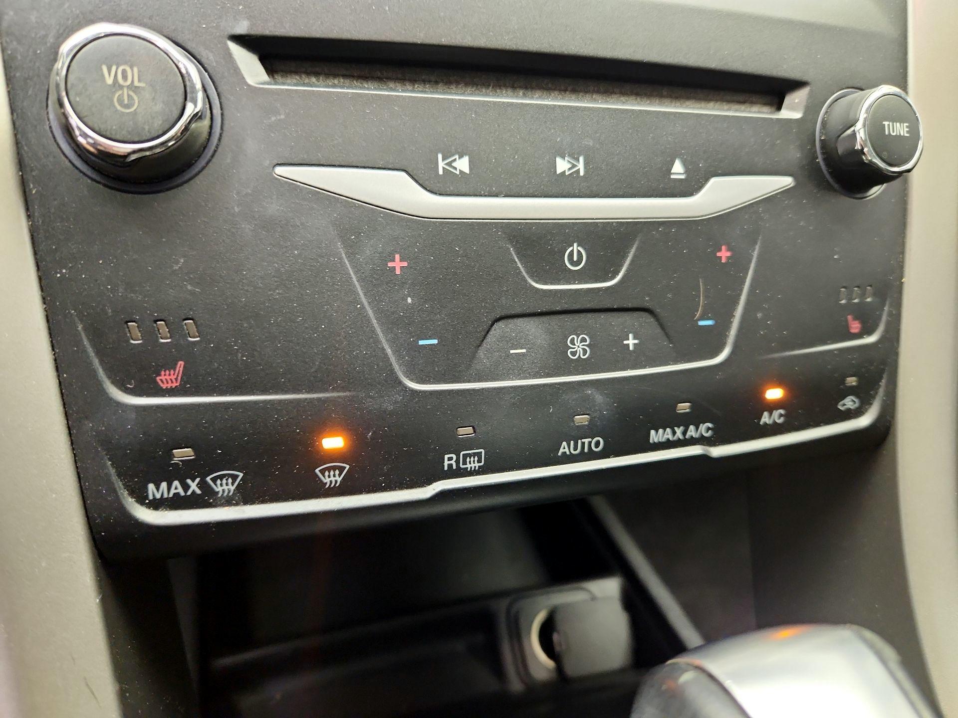 Thumbnail: 2014 Ford Fusion - 17