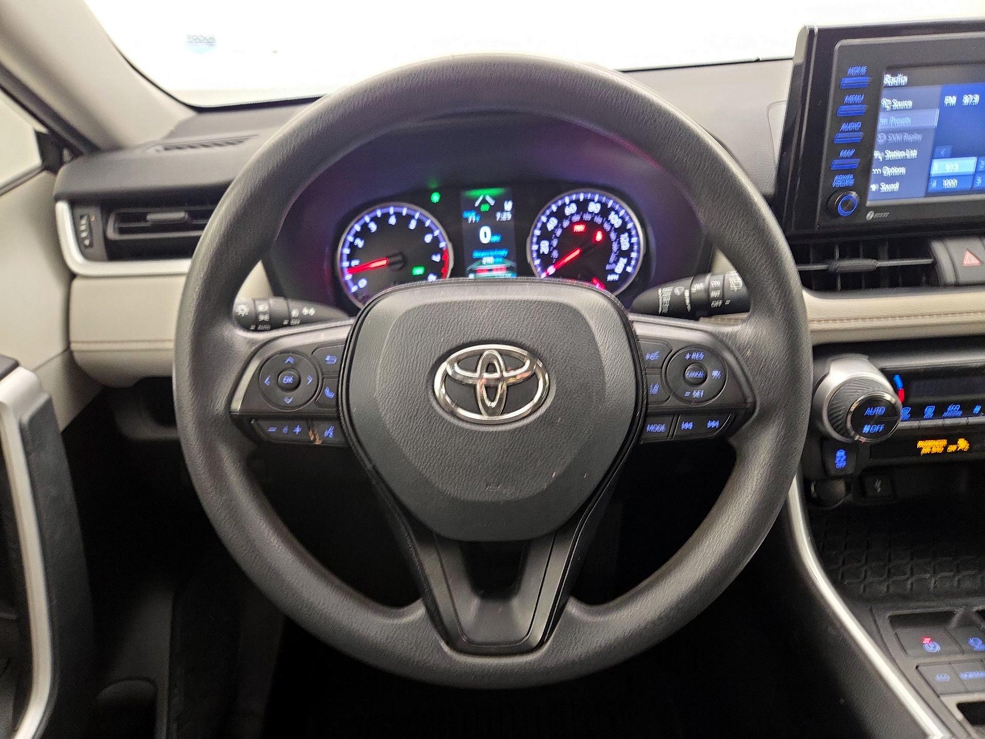 Thumbnail: 2021 Toyota RAV4 - 10