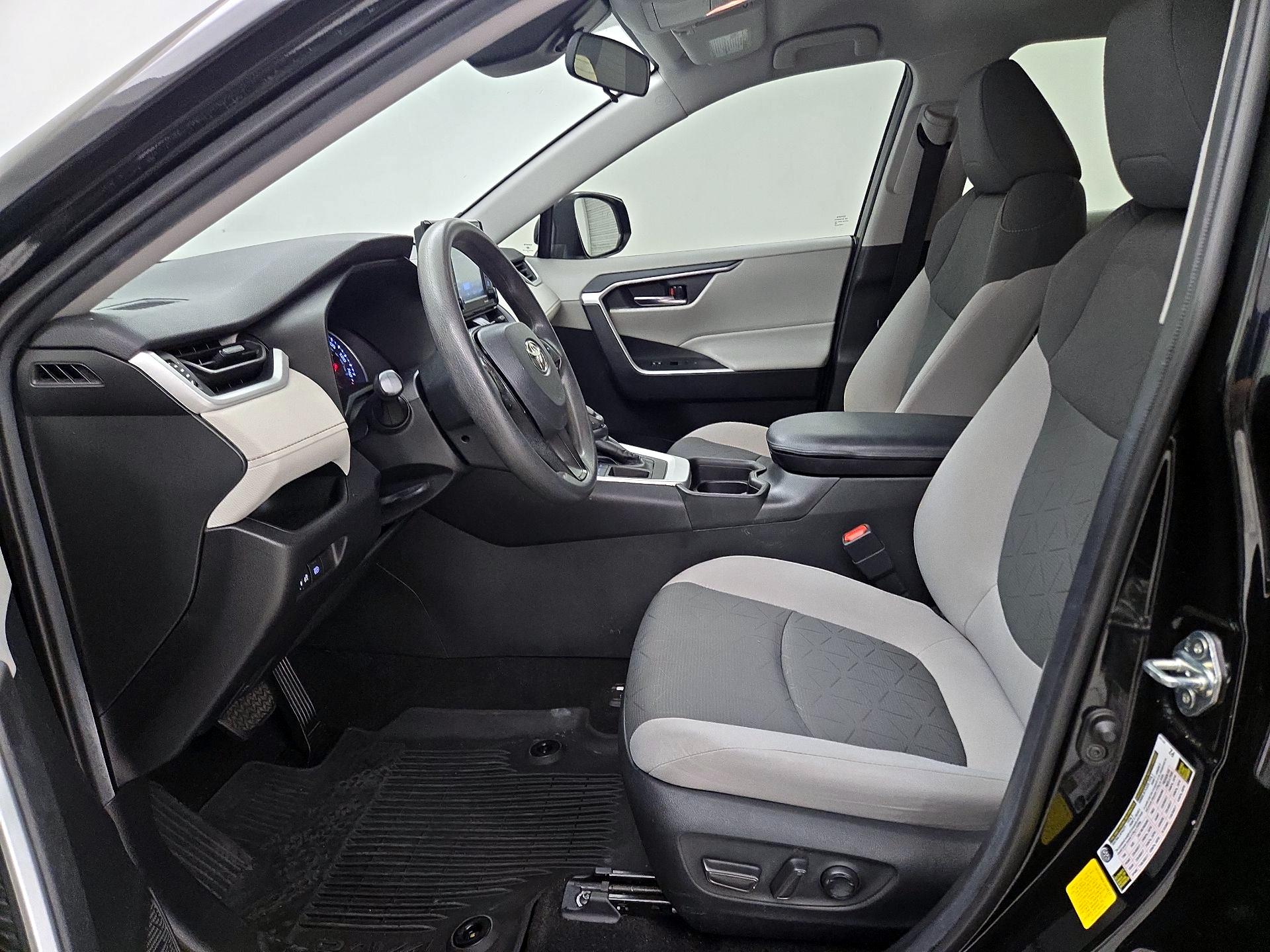 Thumbnail: 2021 Toyota RAV4 - 11