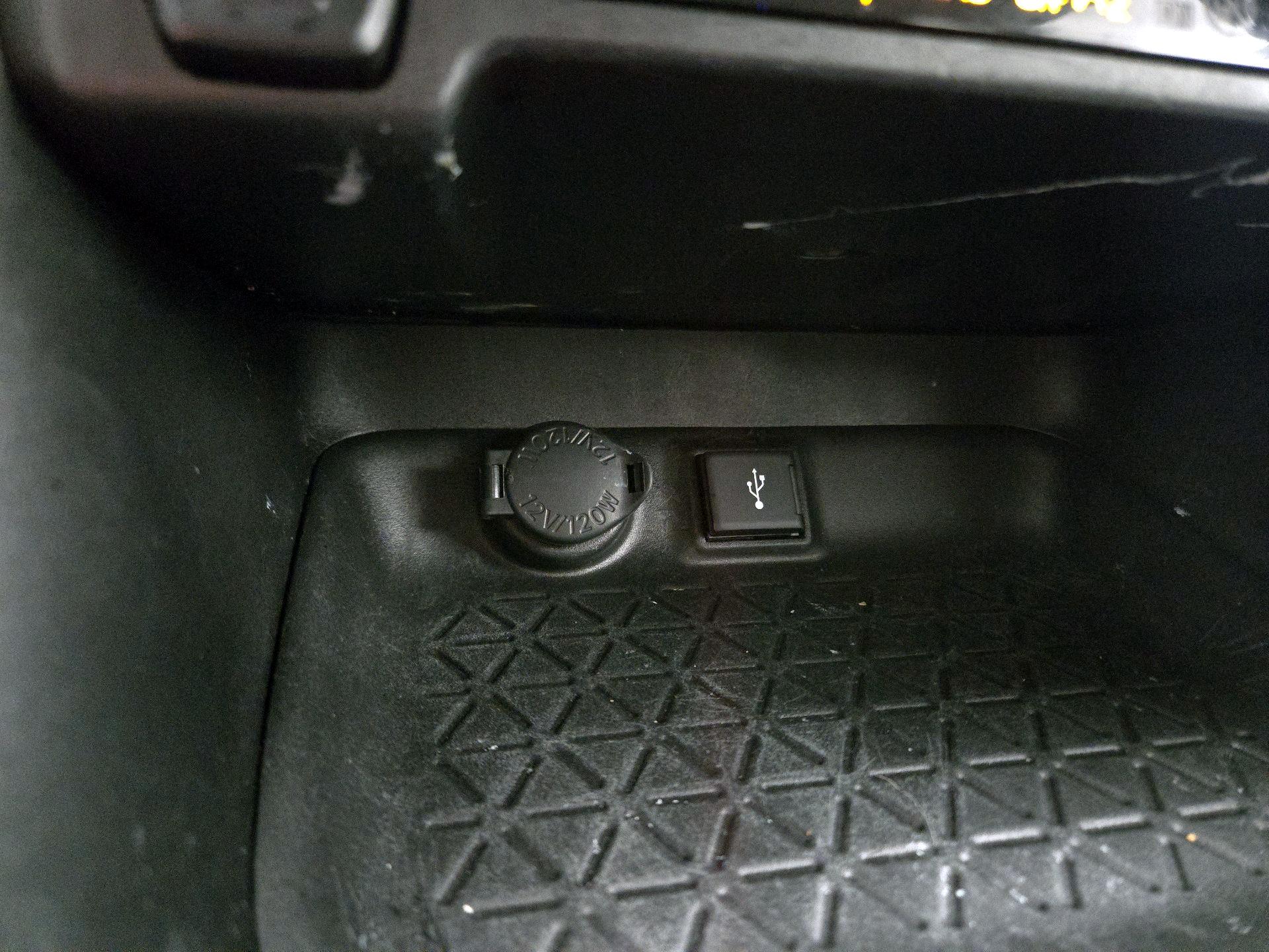 Thumbnail: 2021 Toyota RAV4 - 18