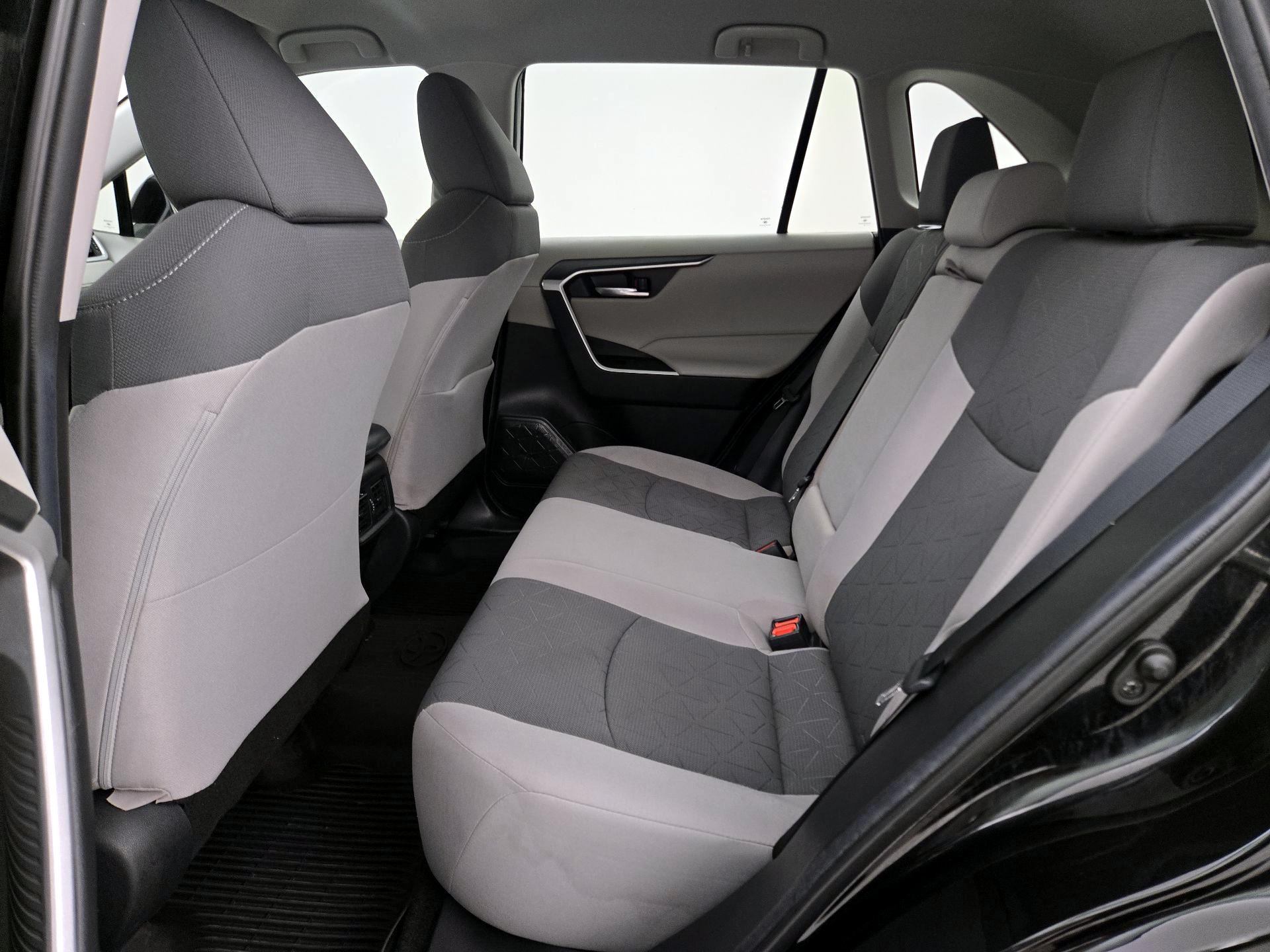 Thumbnail: 2021 Toyota RAV4 - 19