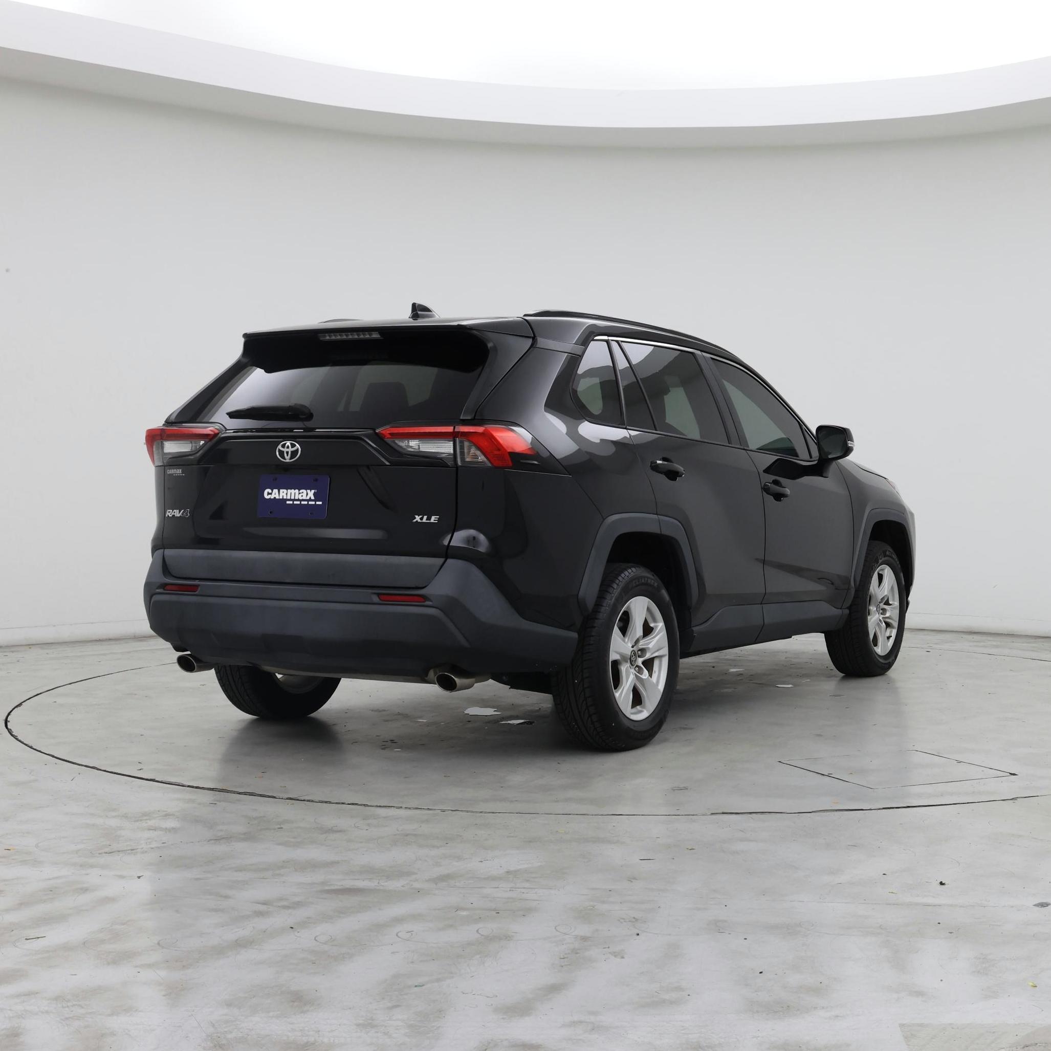 Thumbnail: 2021 Toyota RAV4 - 8