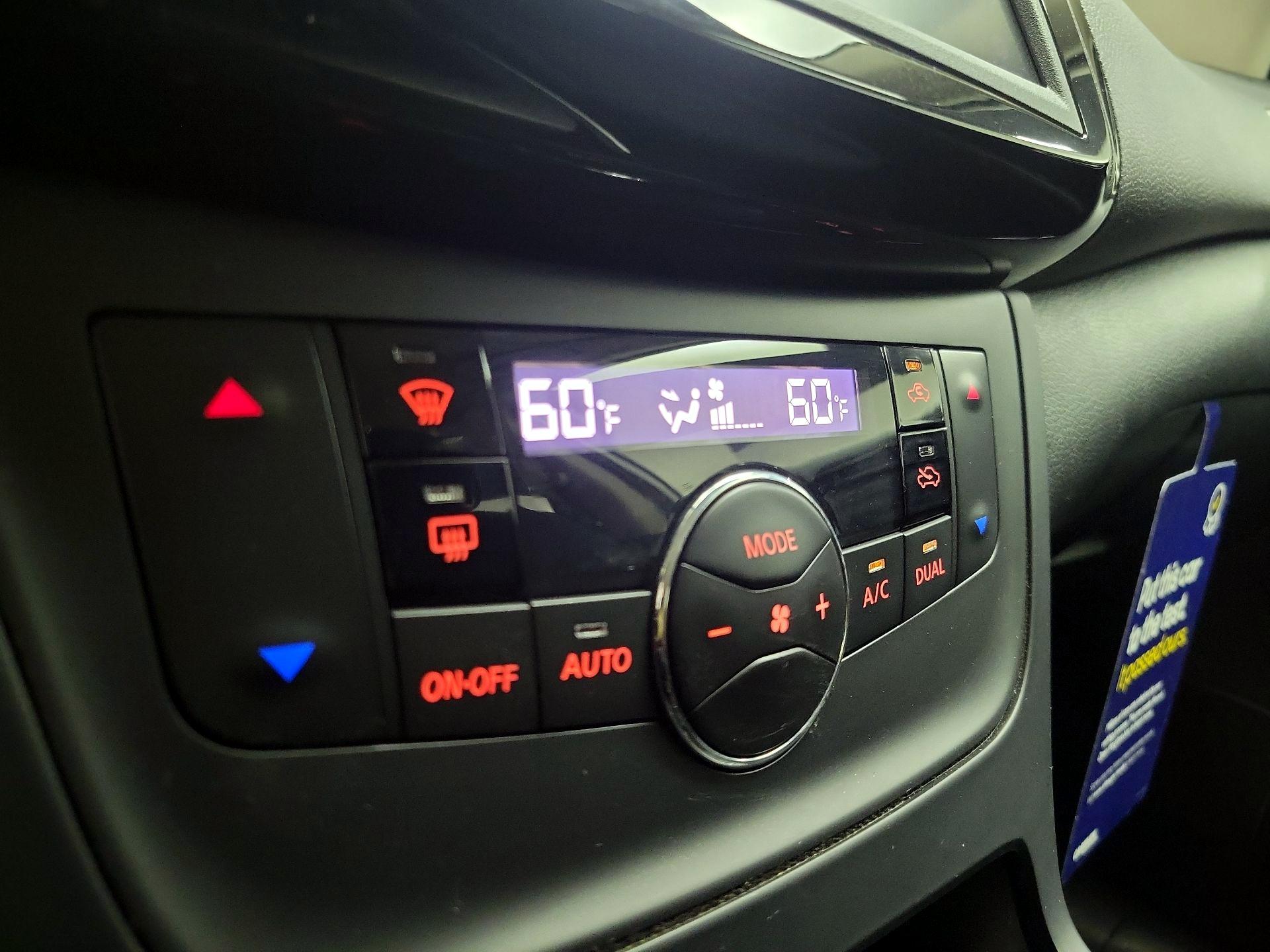 Thumbnail: 2019 Nissan Sentra - 16