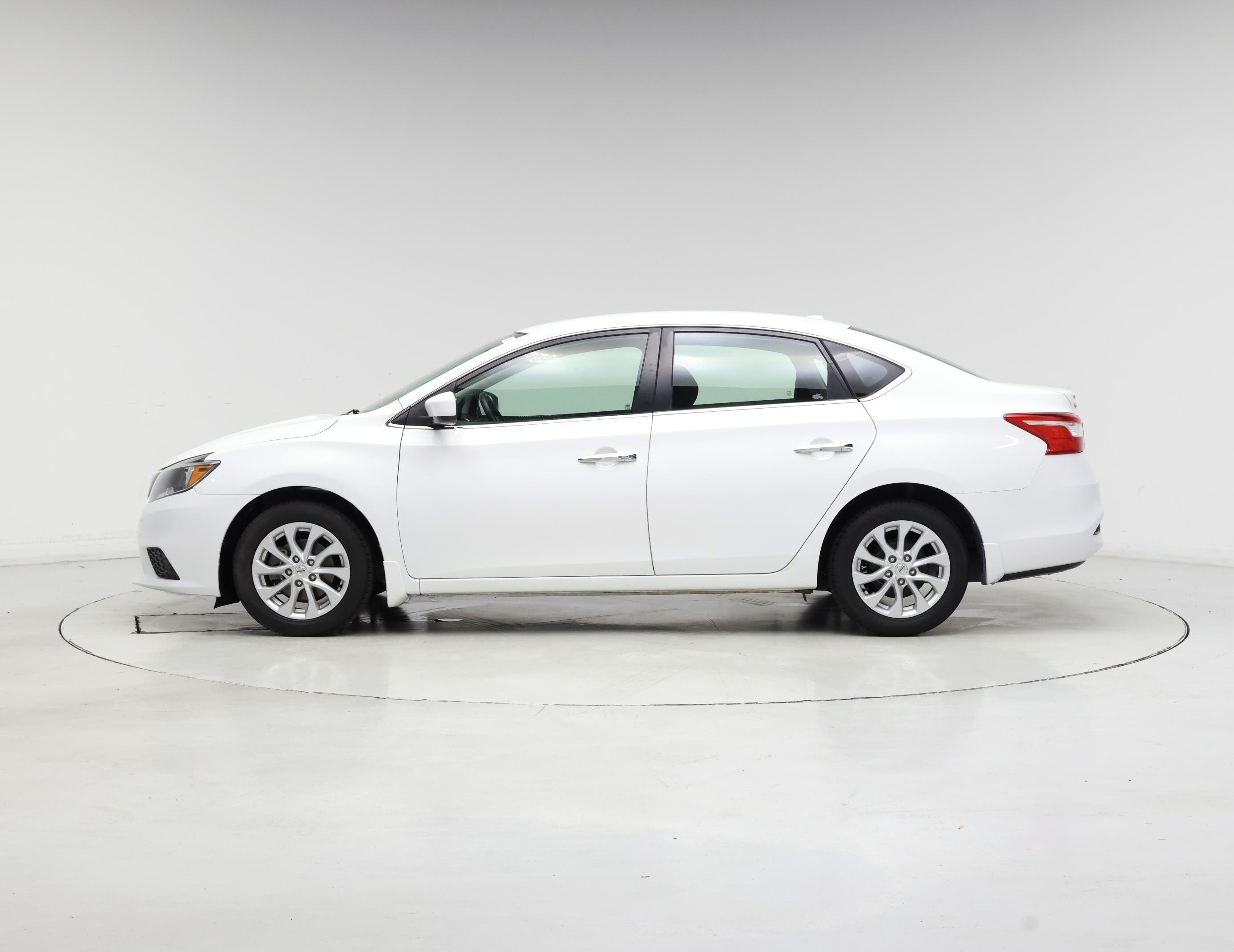 Thumbnail: 2019 Nissan Sentra - 3
