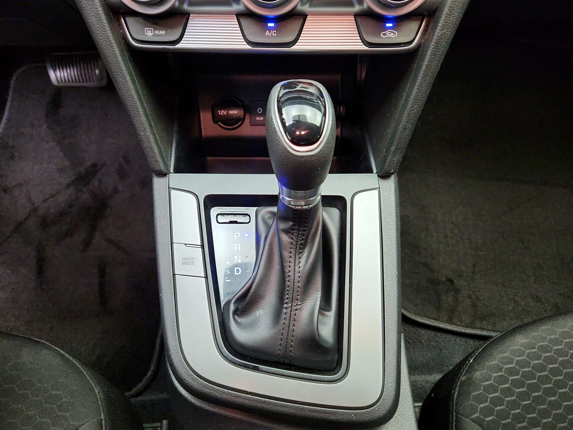 Thumbnail: 2019 Hyundai Elantra - 17