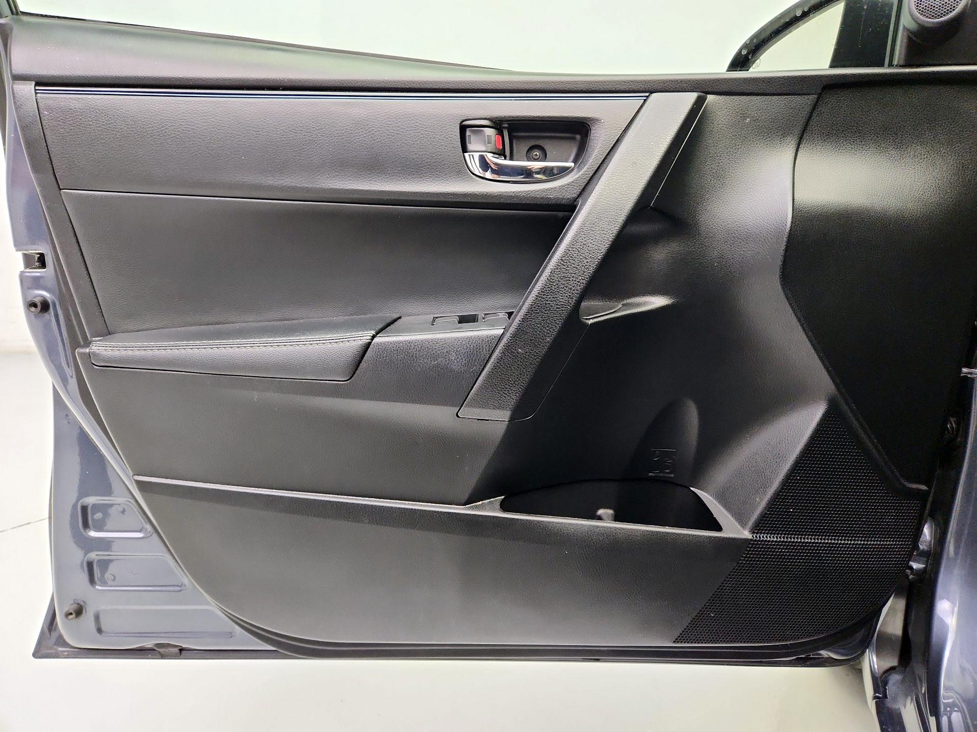 Thumbnail: 2018 Toyota Corolla - 12