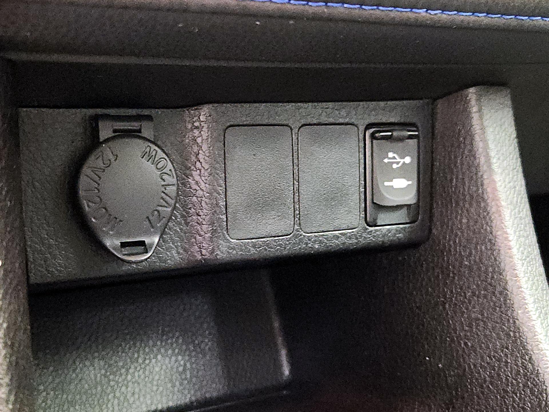Thumbnail: 2018 Toyota Corolla - 18