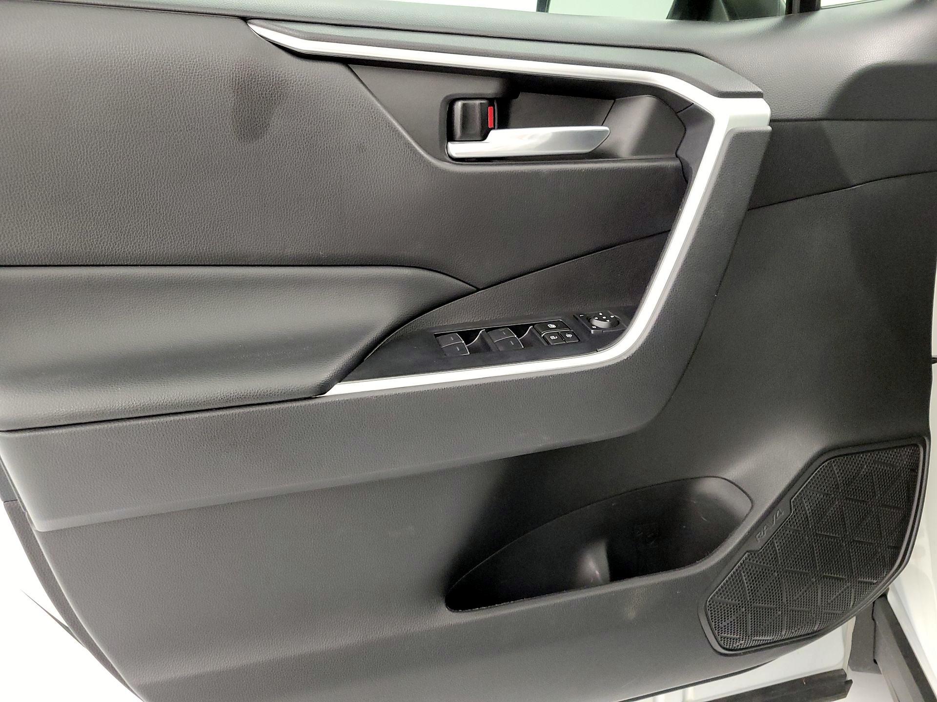 Thumbnail: 2023 Toyota RAV4 - 12