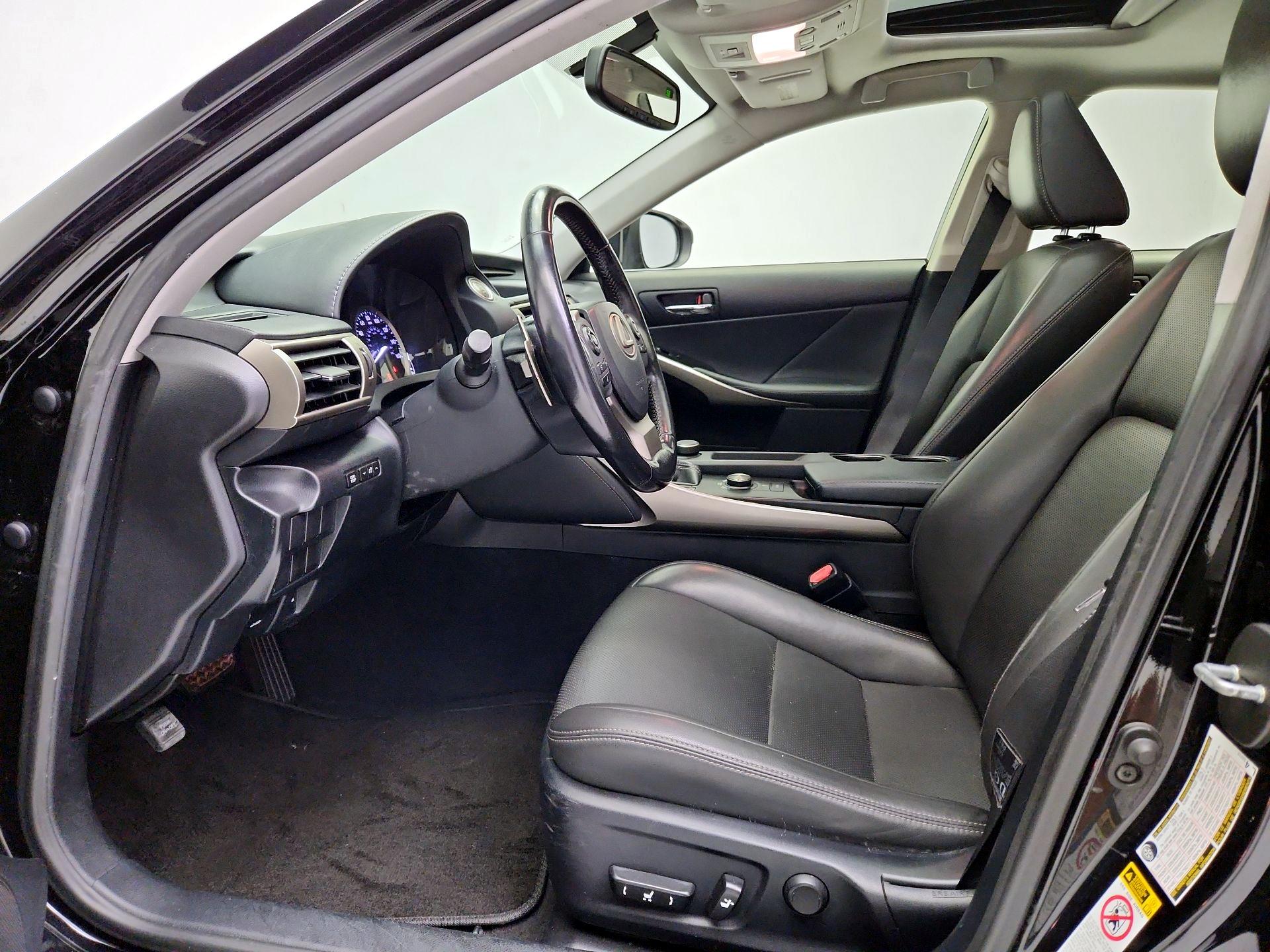 Thumbnail: 2015 Lexus IS - 11