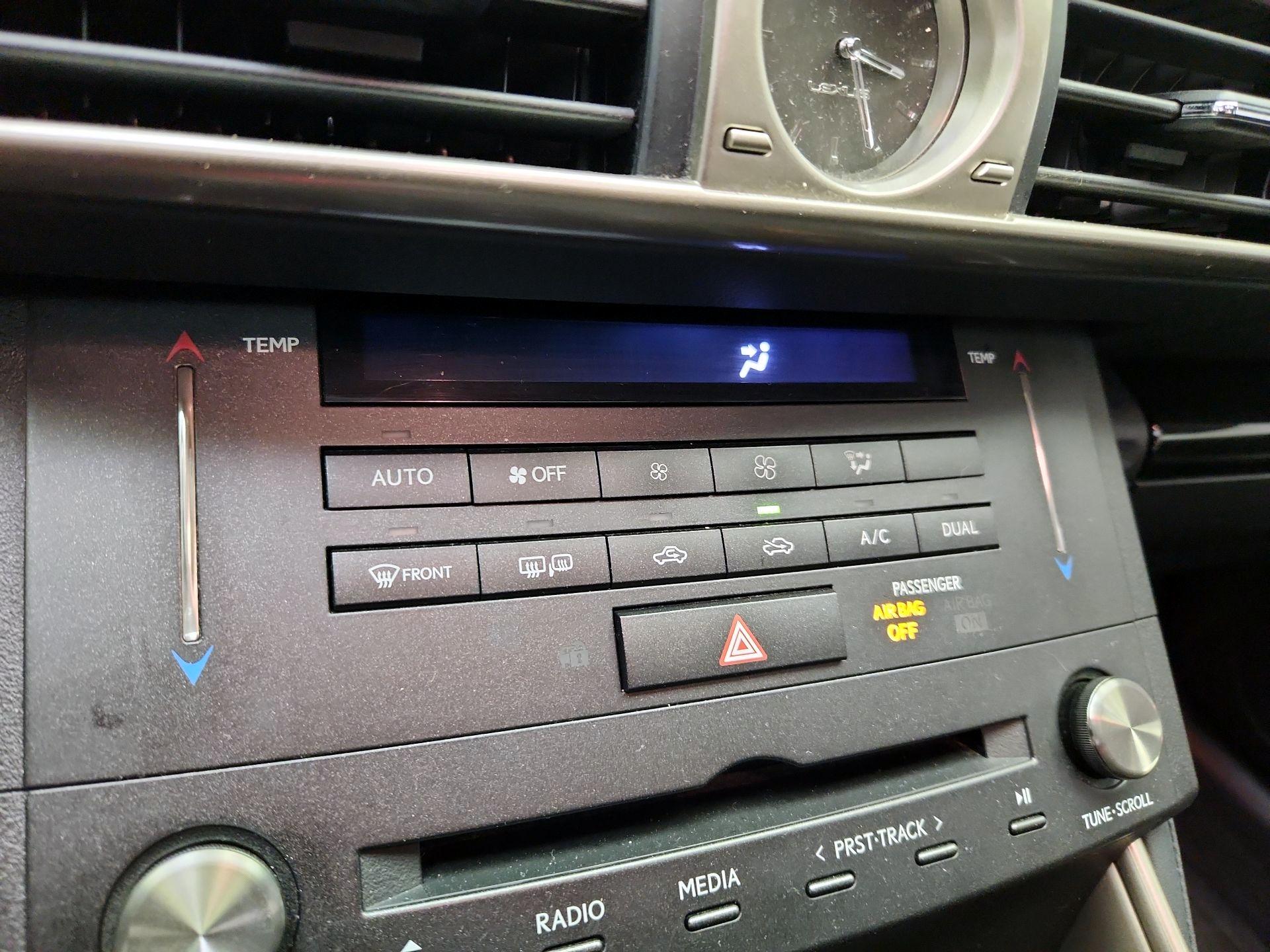 Thumbnail: 2015 Lexus IS - 16