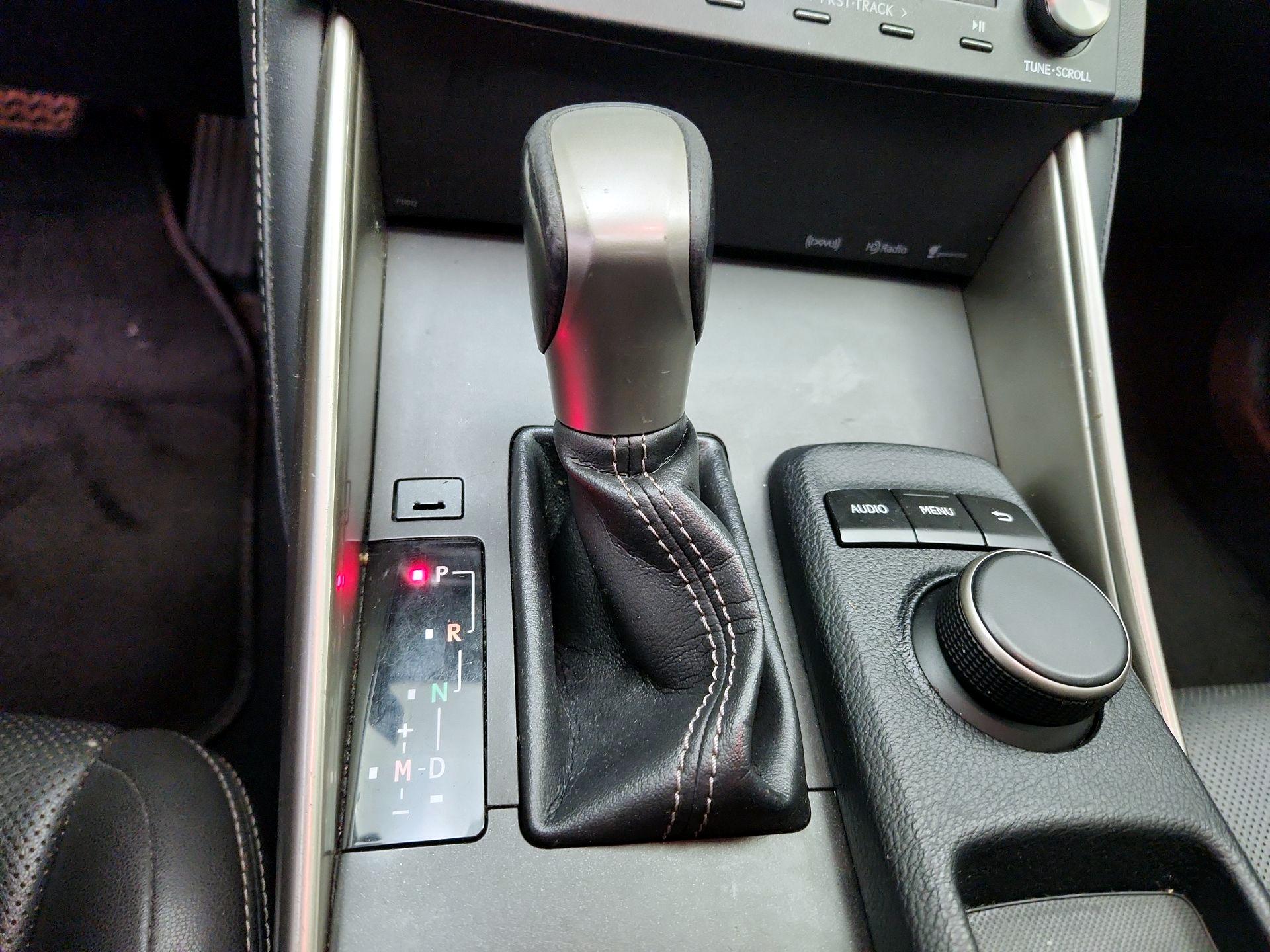 Thumbnail: 2015 Lexus IS - 17