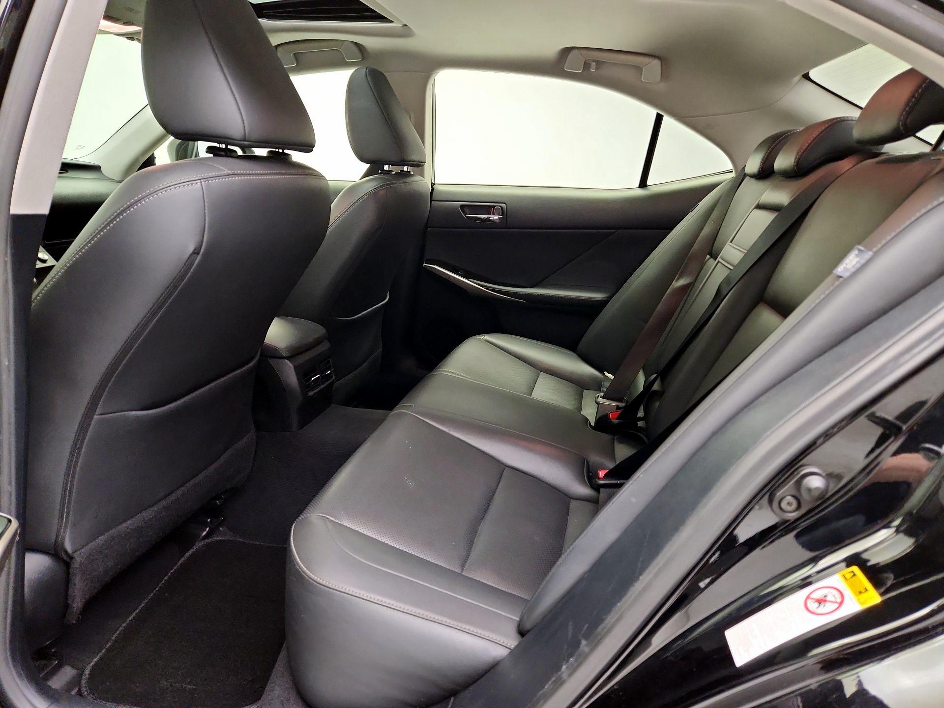 Thumbnail: 2015 Lexus IS - 20