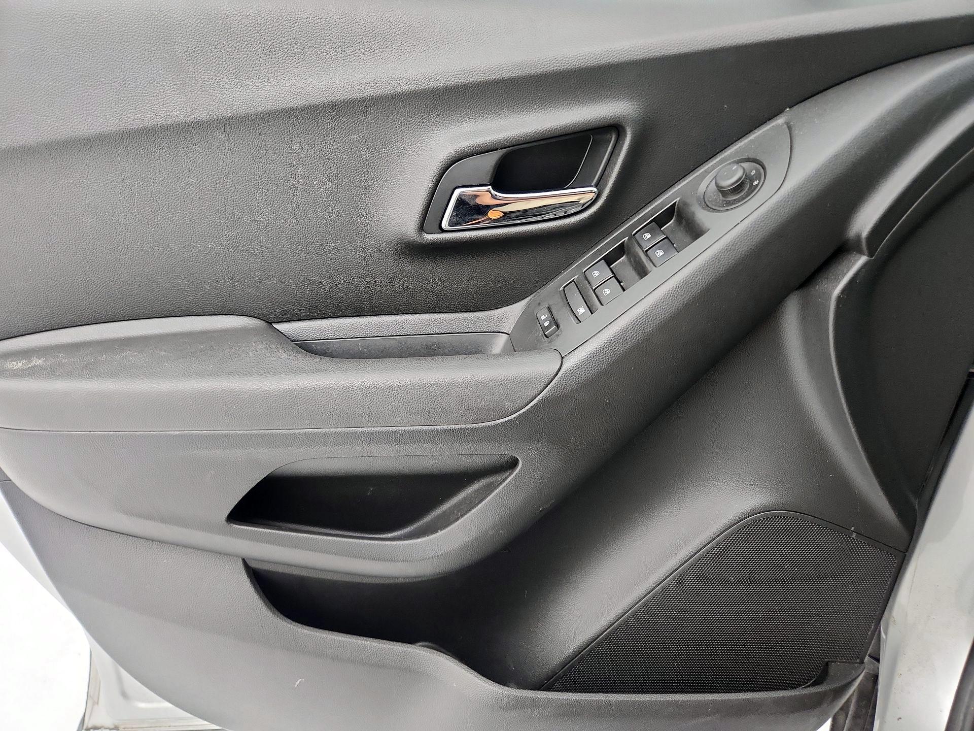 Thumbnail: 2020 Chevrolet Trax - 12