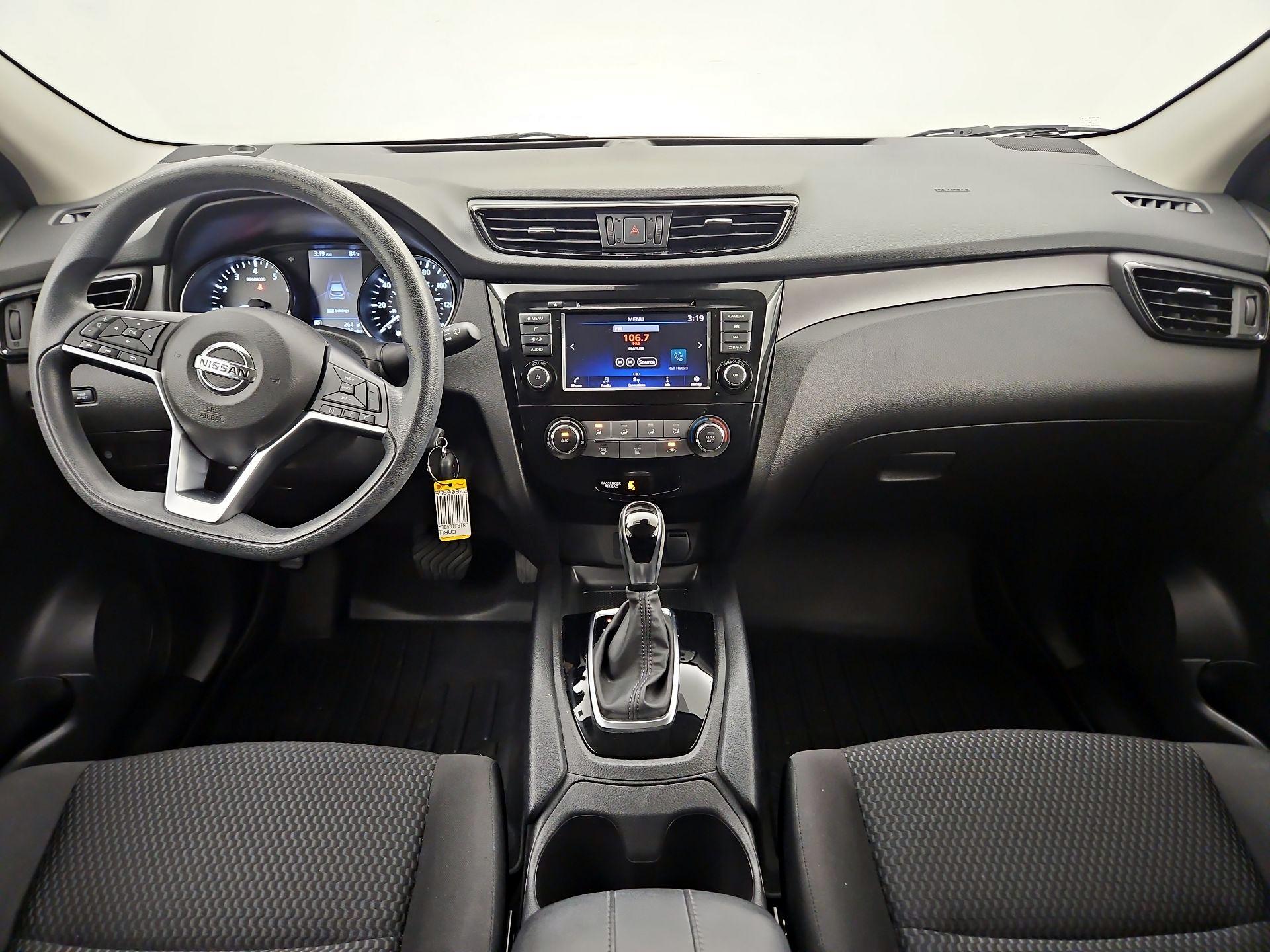 Thumbnail: 2020 Nissan Rogue Sport - 9