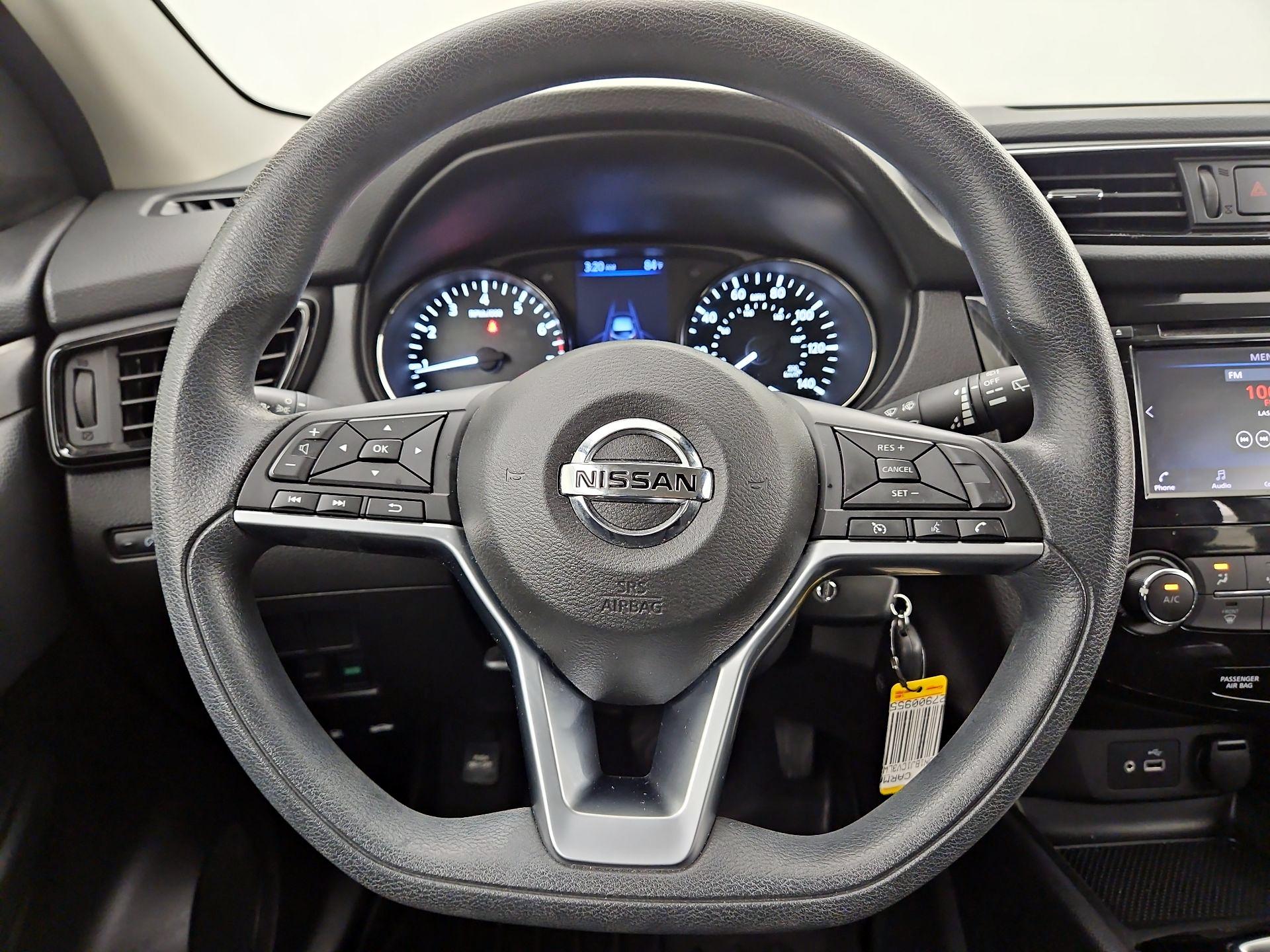 Thumbnail: 2020 Nissan Rogue Sport - 10