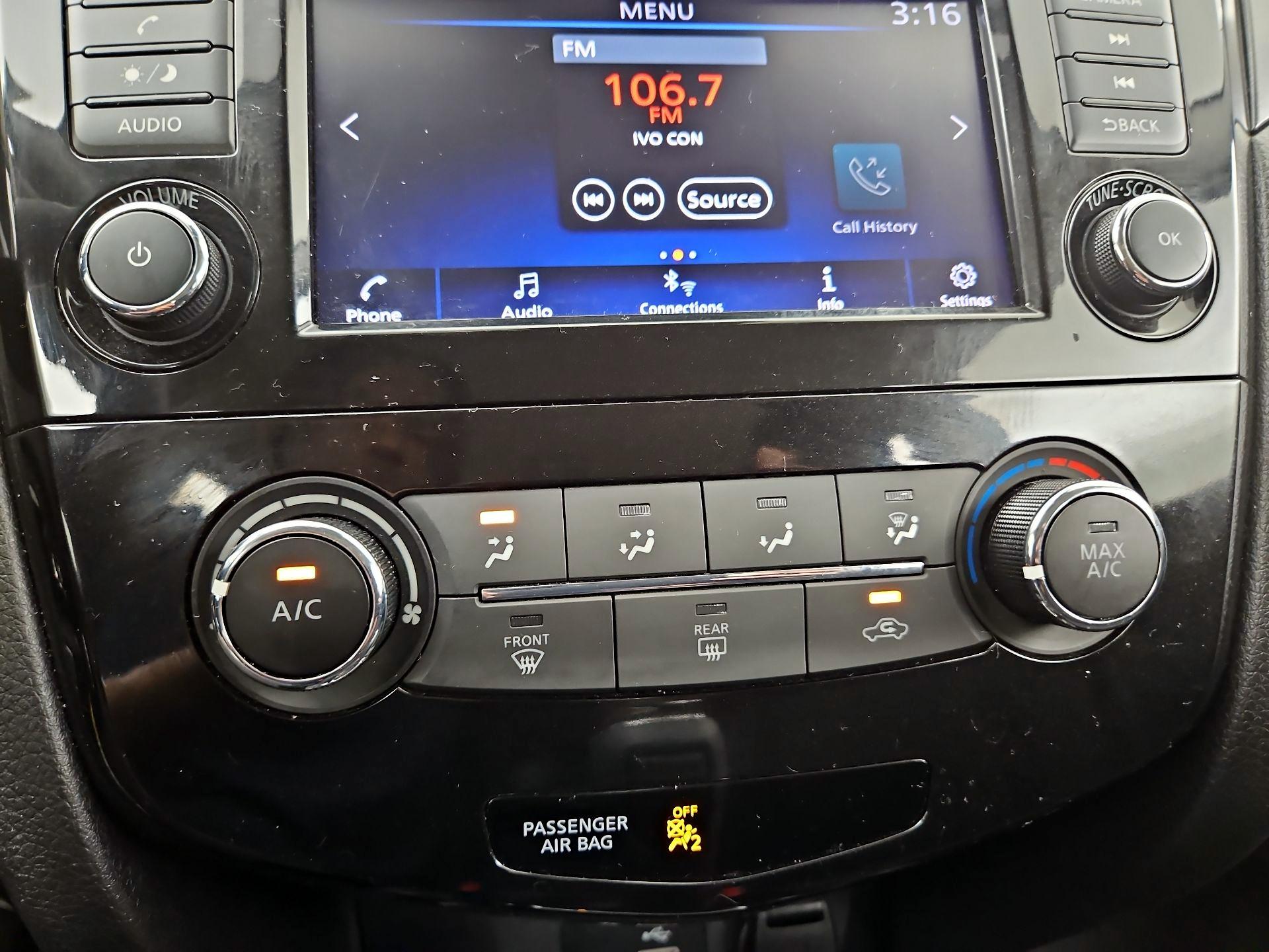 Thumbnail: 2020 Nissan Rogue Sport - 16