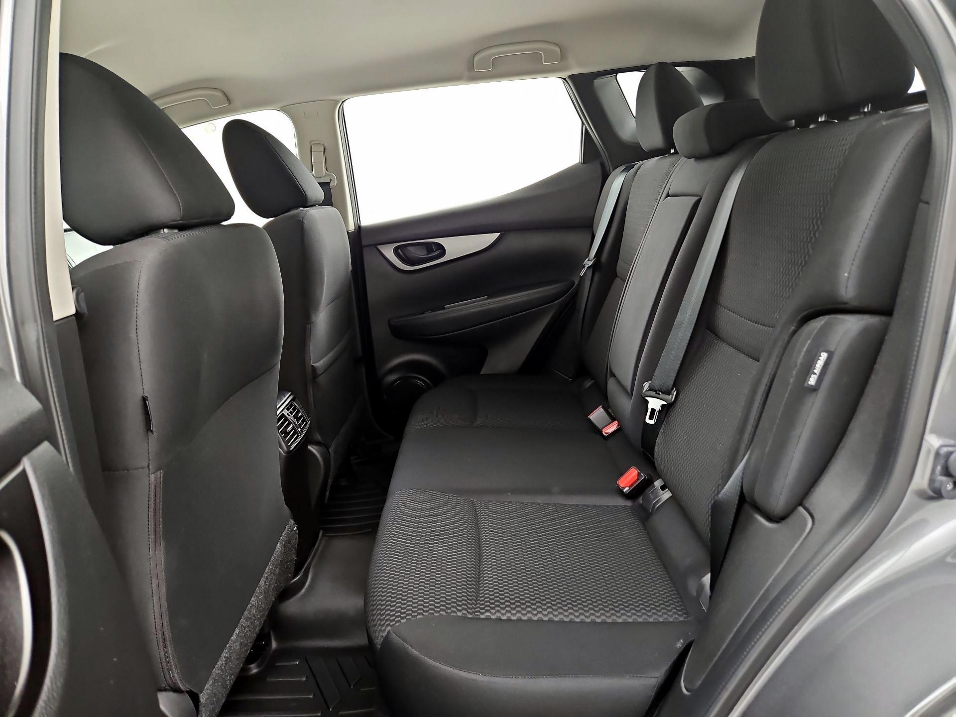 Thumbnail: 2020 Nissan Rogue Sport - 19