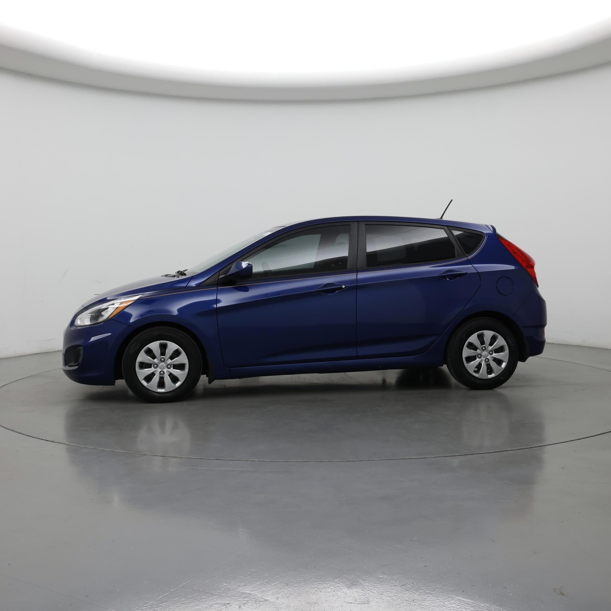Thumbnail: 2017 Hyundai Accent - 3