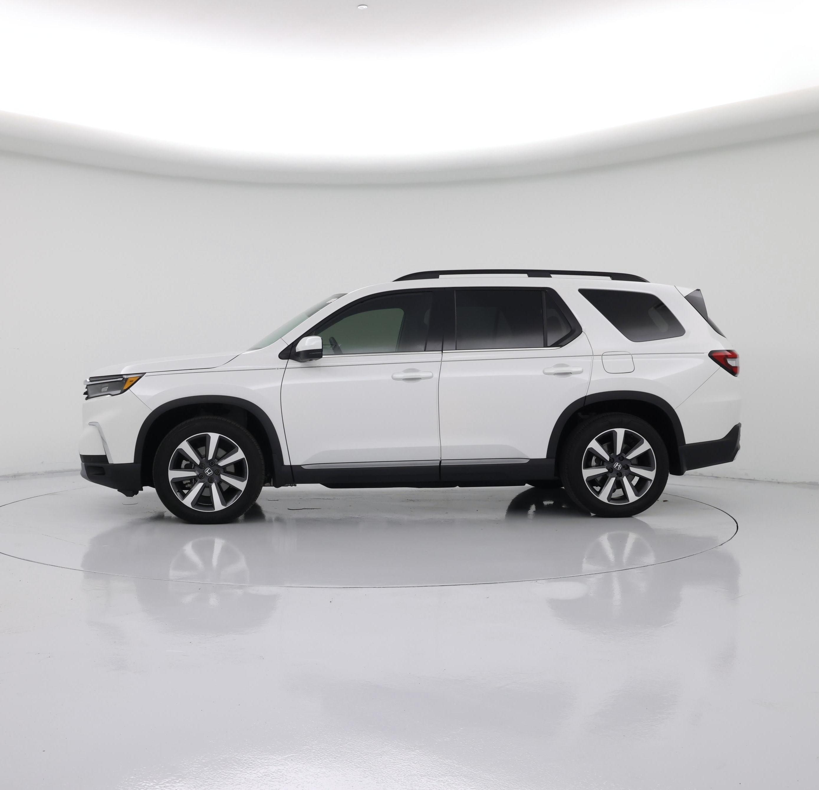 Thumbnail: 2023 Honda Pilot - 3