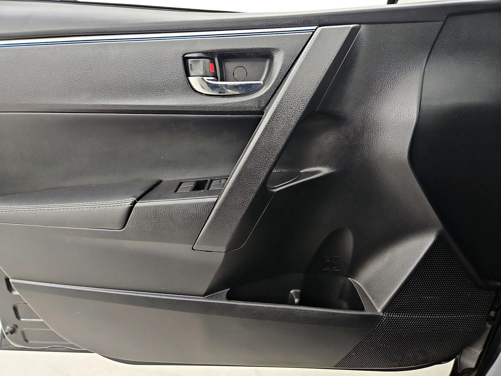 Thumbnail: 2015 Toyota Corolla - 12