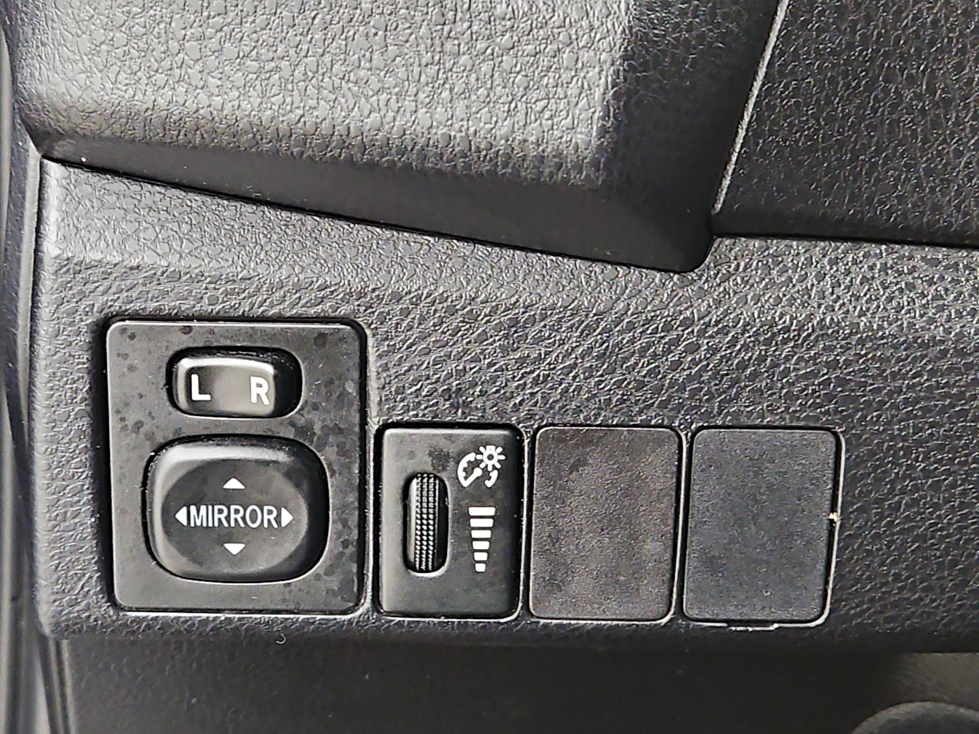 Thumbnail: 2015 Toyota Corolla - 13