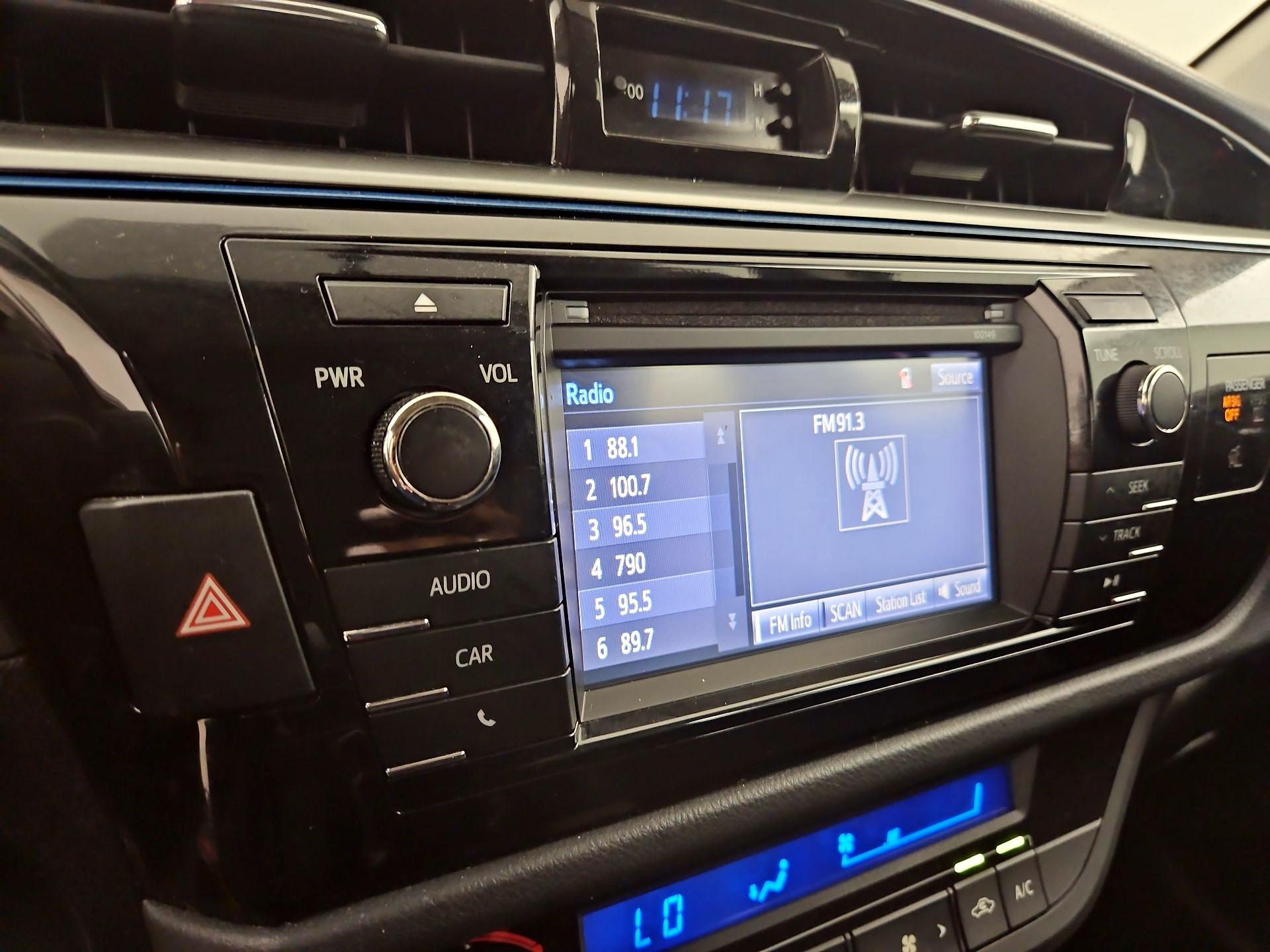 Thumbnail: 2015 Toyota Corolla - 15