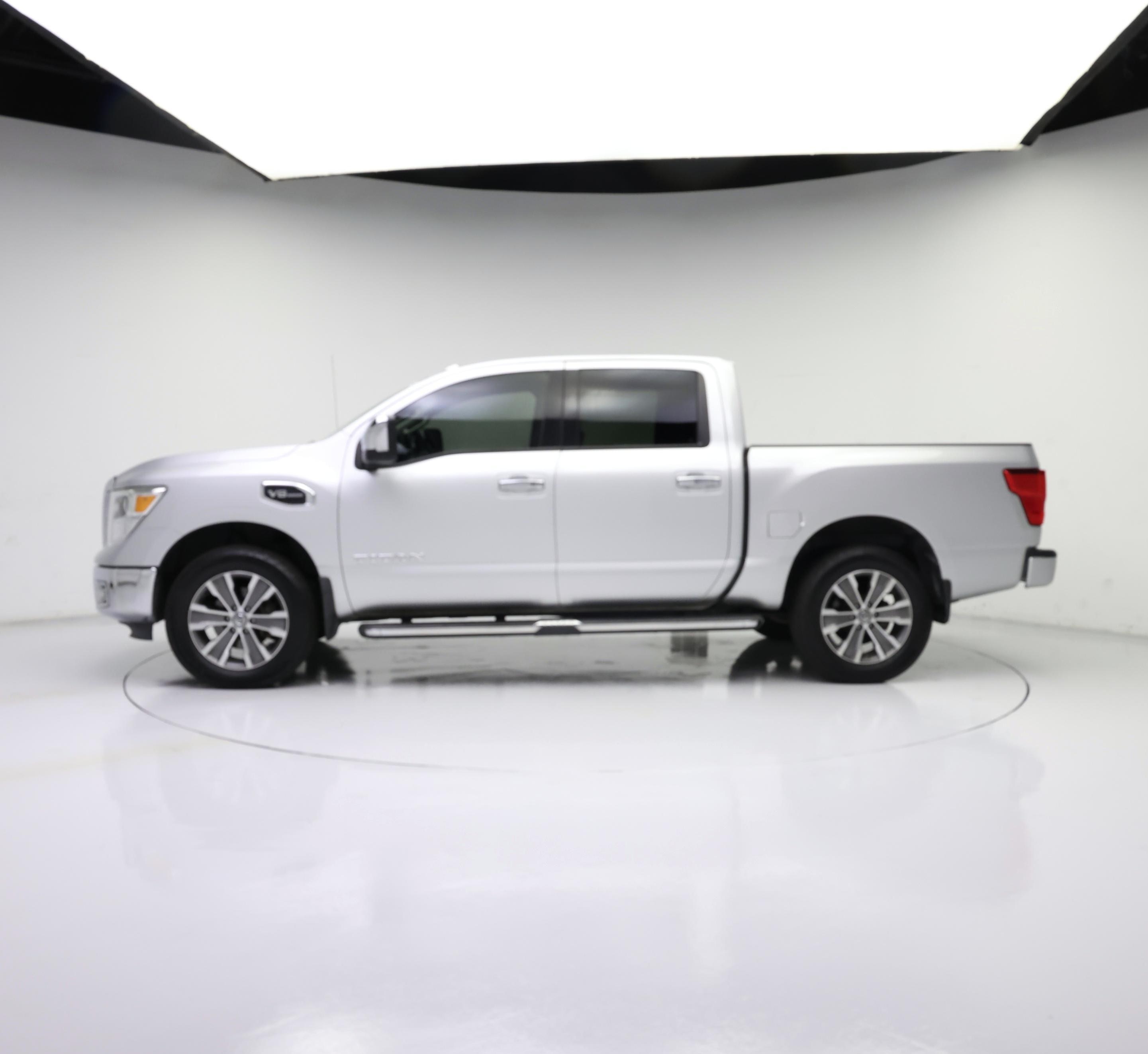 Thumbnail: 2017 Nissan Titan - 3
