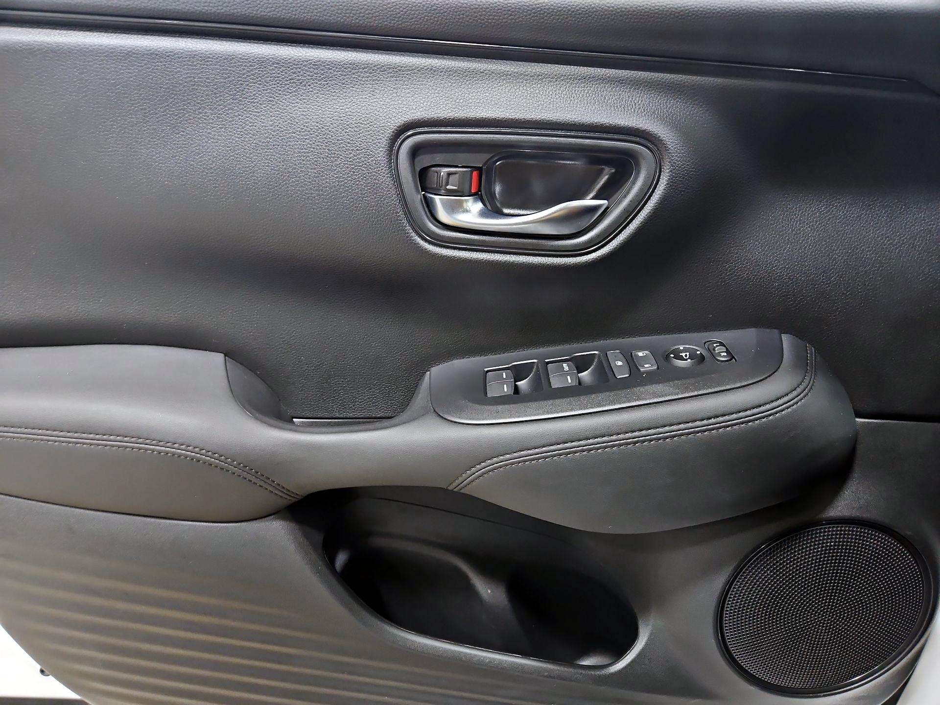 Thumbnail: 2025 Honda HR-V - 12