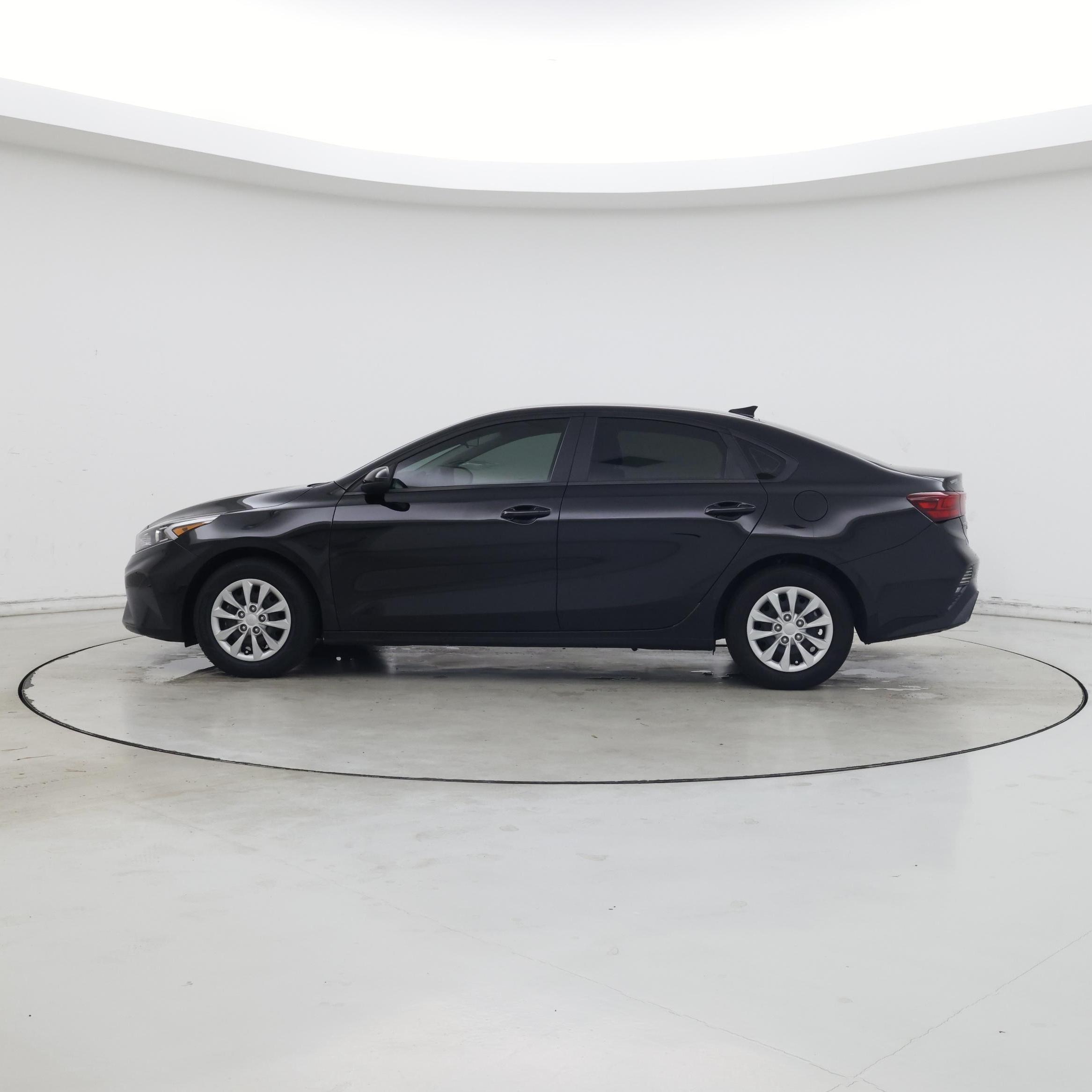 Thumbnail: 2023 Kia Forte - 3