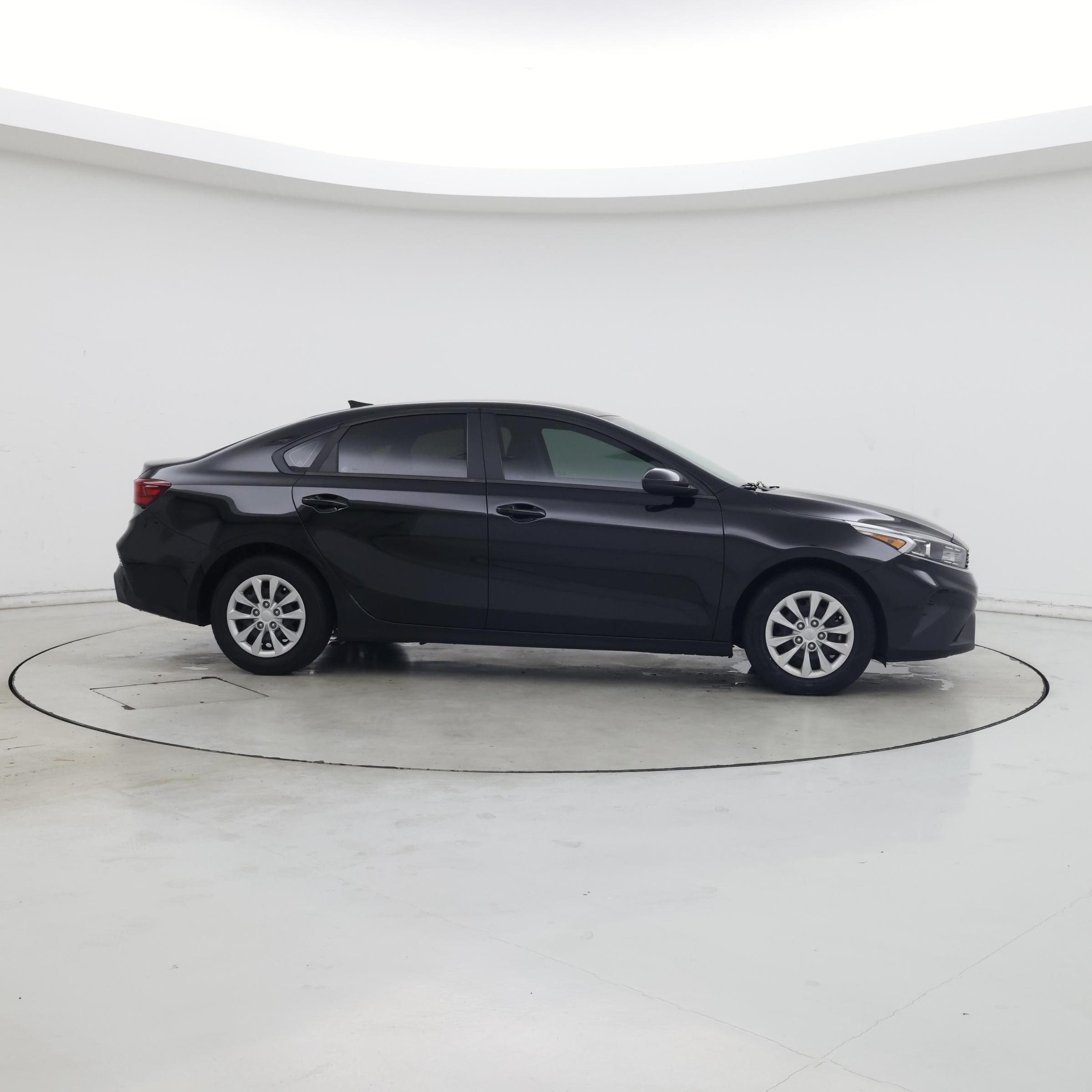 Thumbnail: 2023 Kia Forte - 7