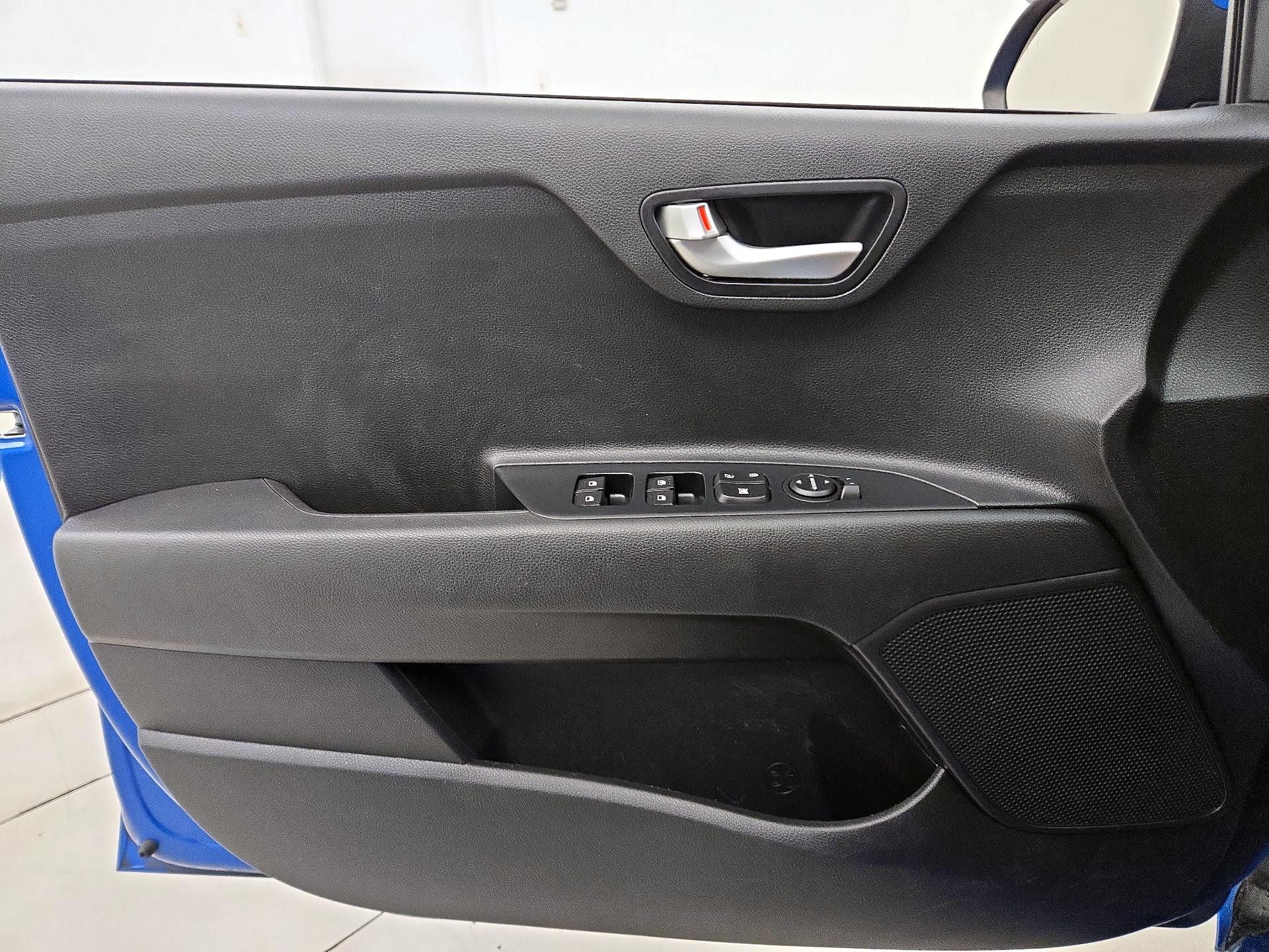 Thumbnail: 2022 Kia Rio5 - 12