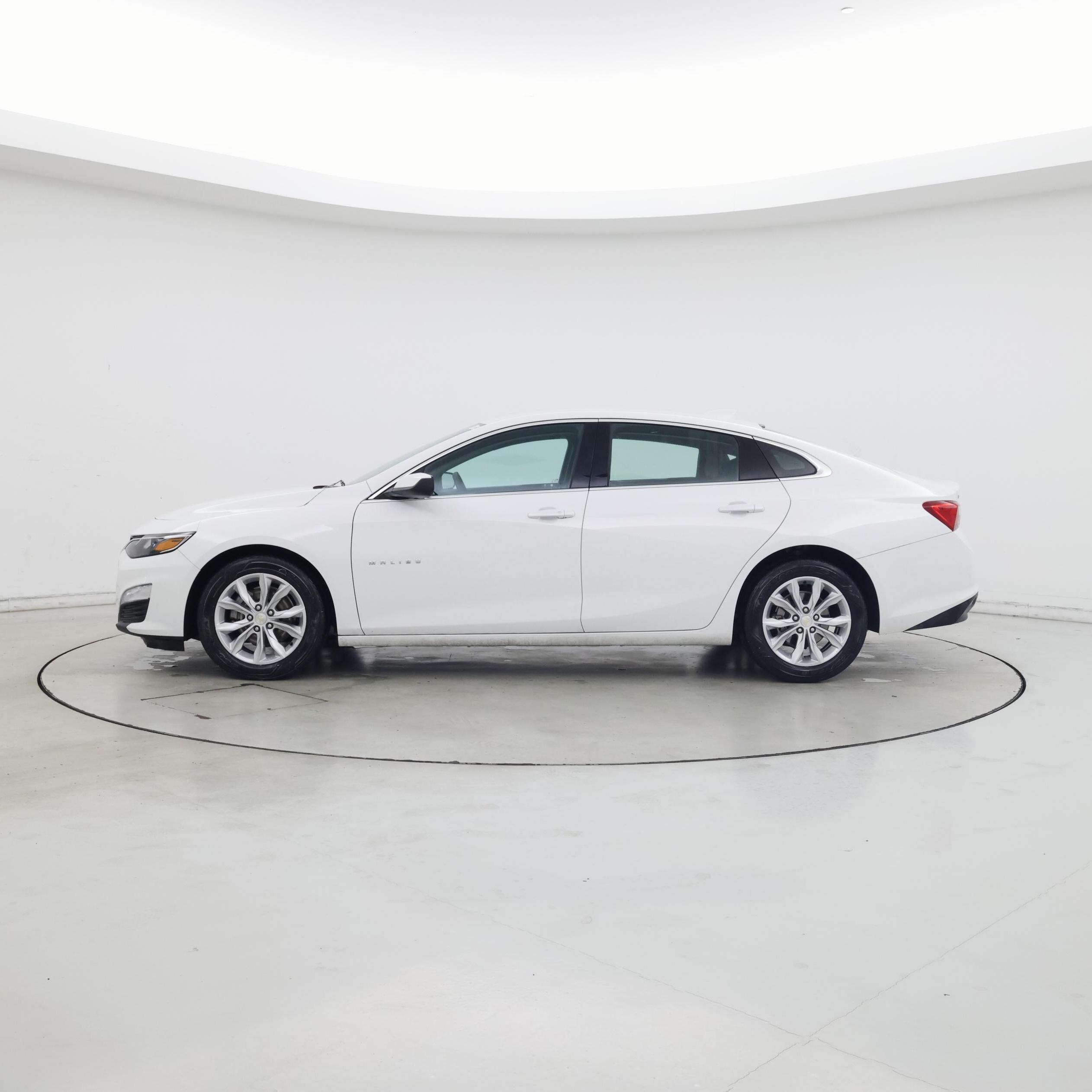 Thumbnail: 2023 Chevrolet Malibu - 3