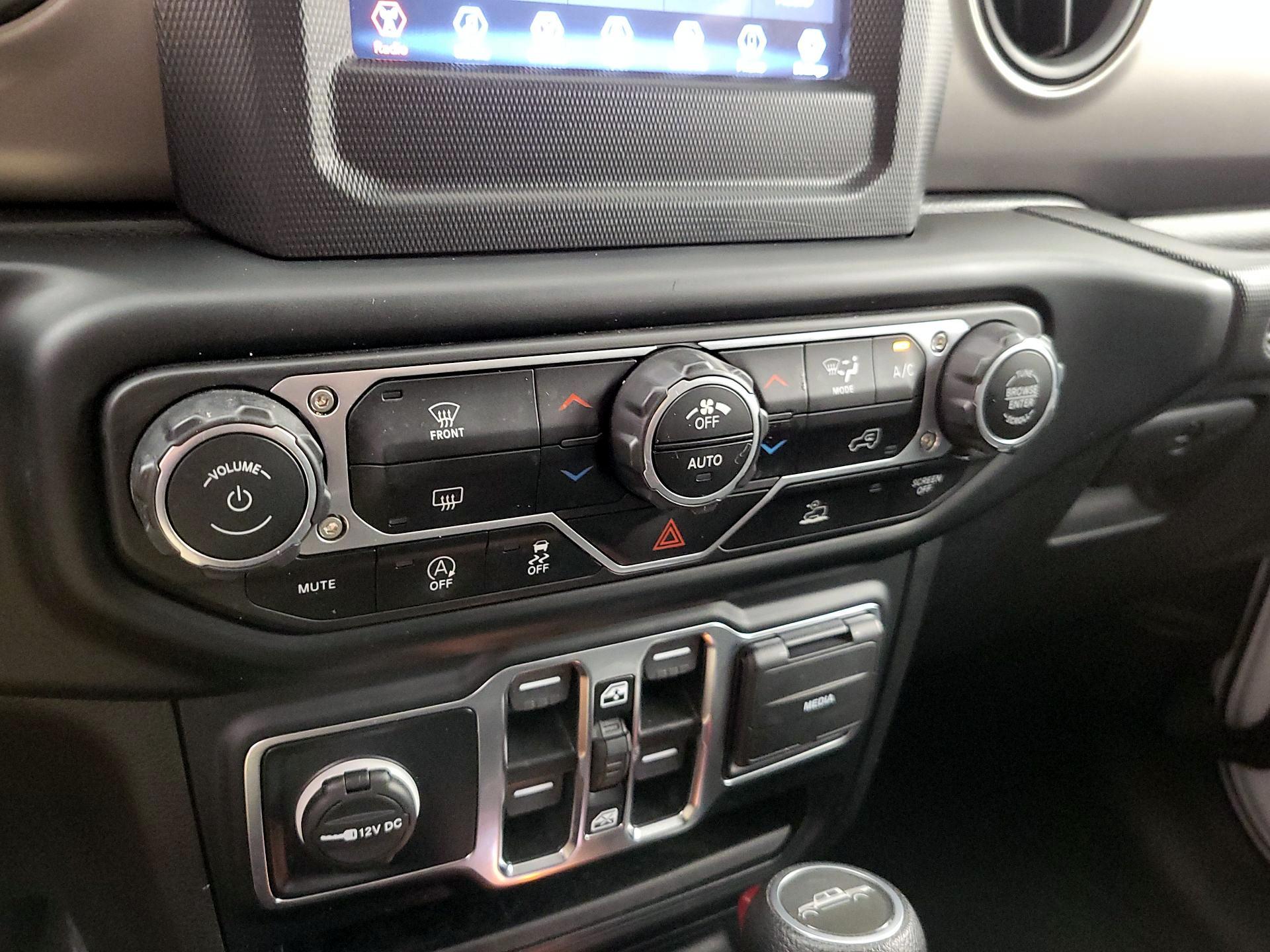 Thumbnail: 2023 Jeep Gladiator - 16