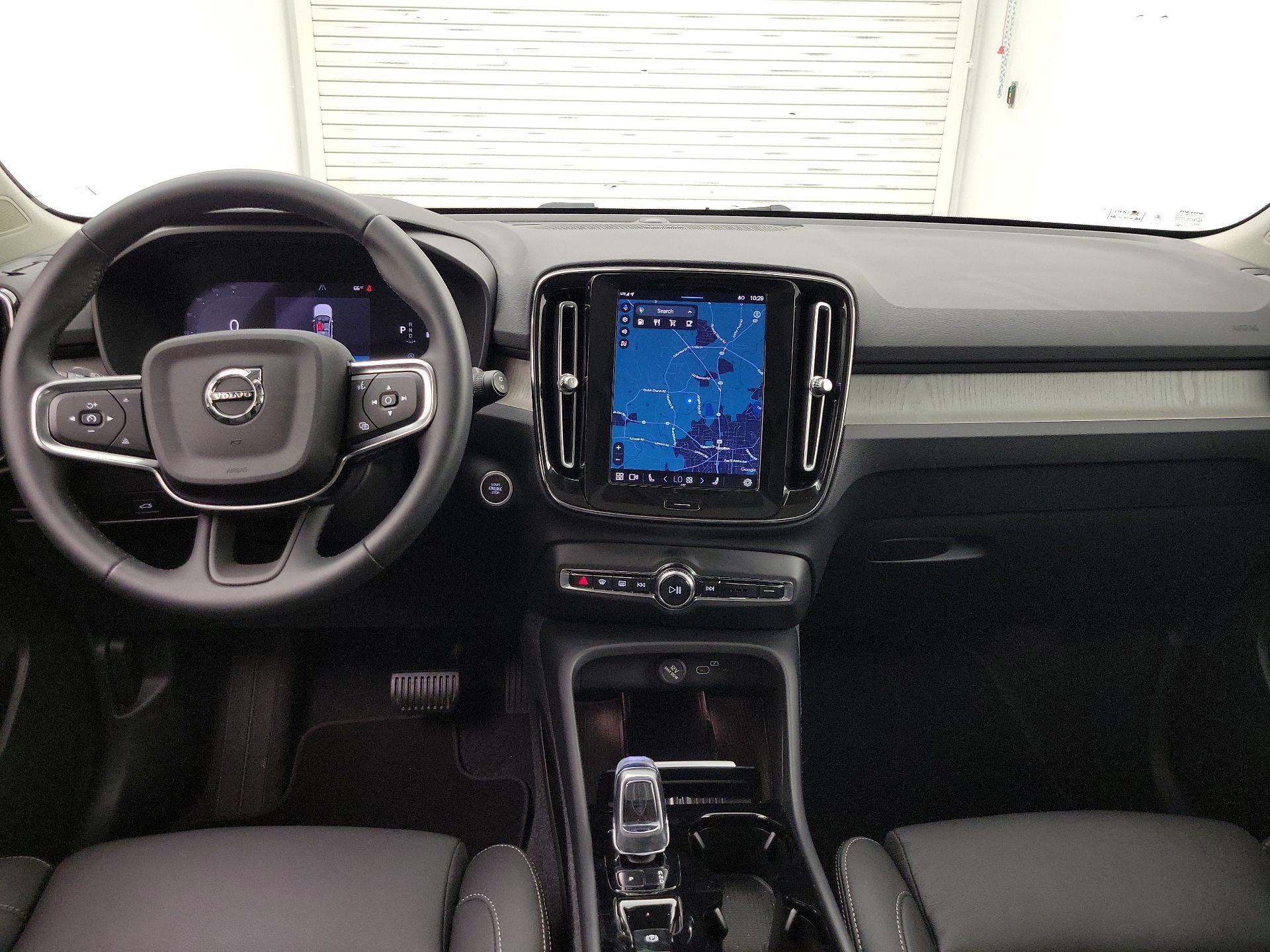 Thumbnail: 2024 Volvo XC40 - 9
