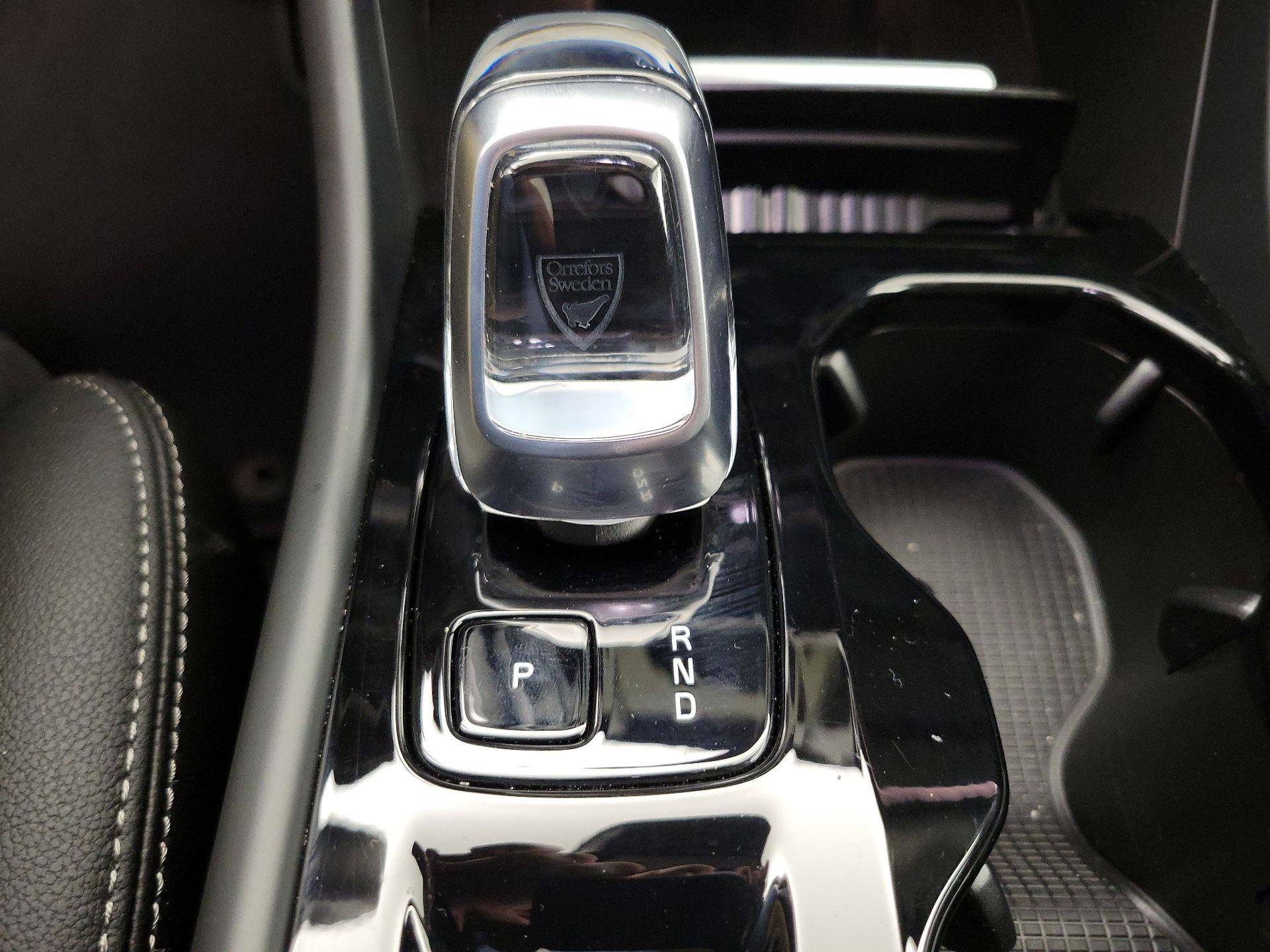 Thumbnail: 2024 Volvo XC40 - 18
