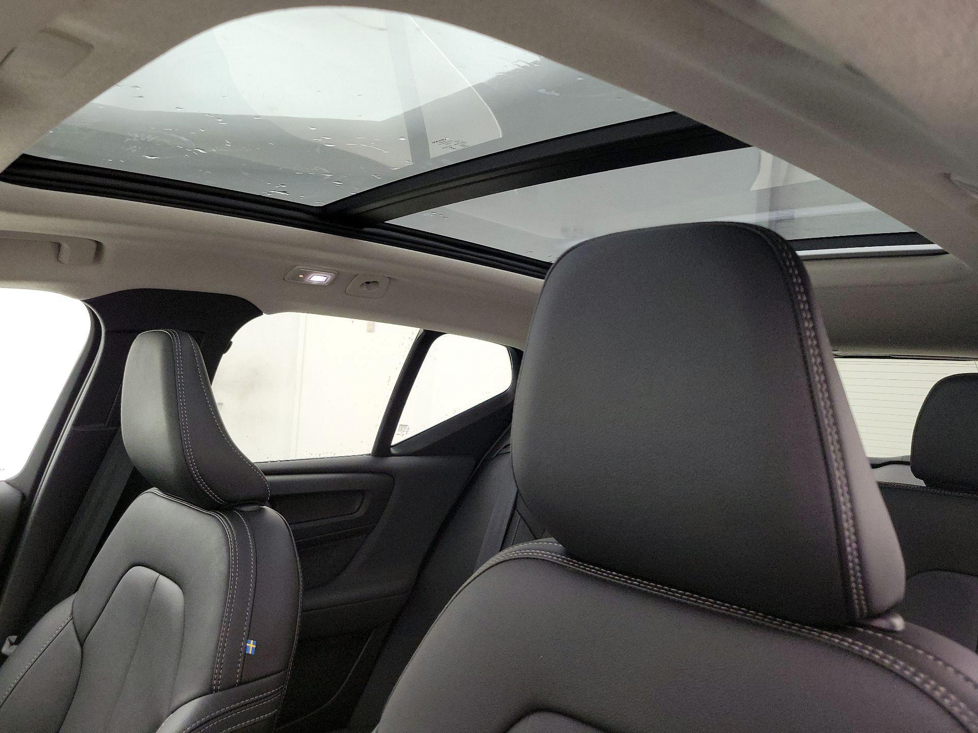 Thumbnail: 2024 Volvo XC40 - 20