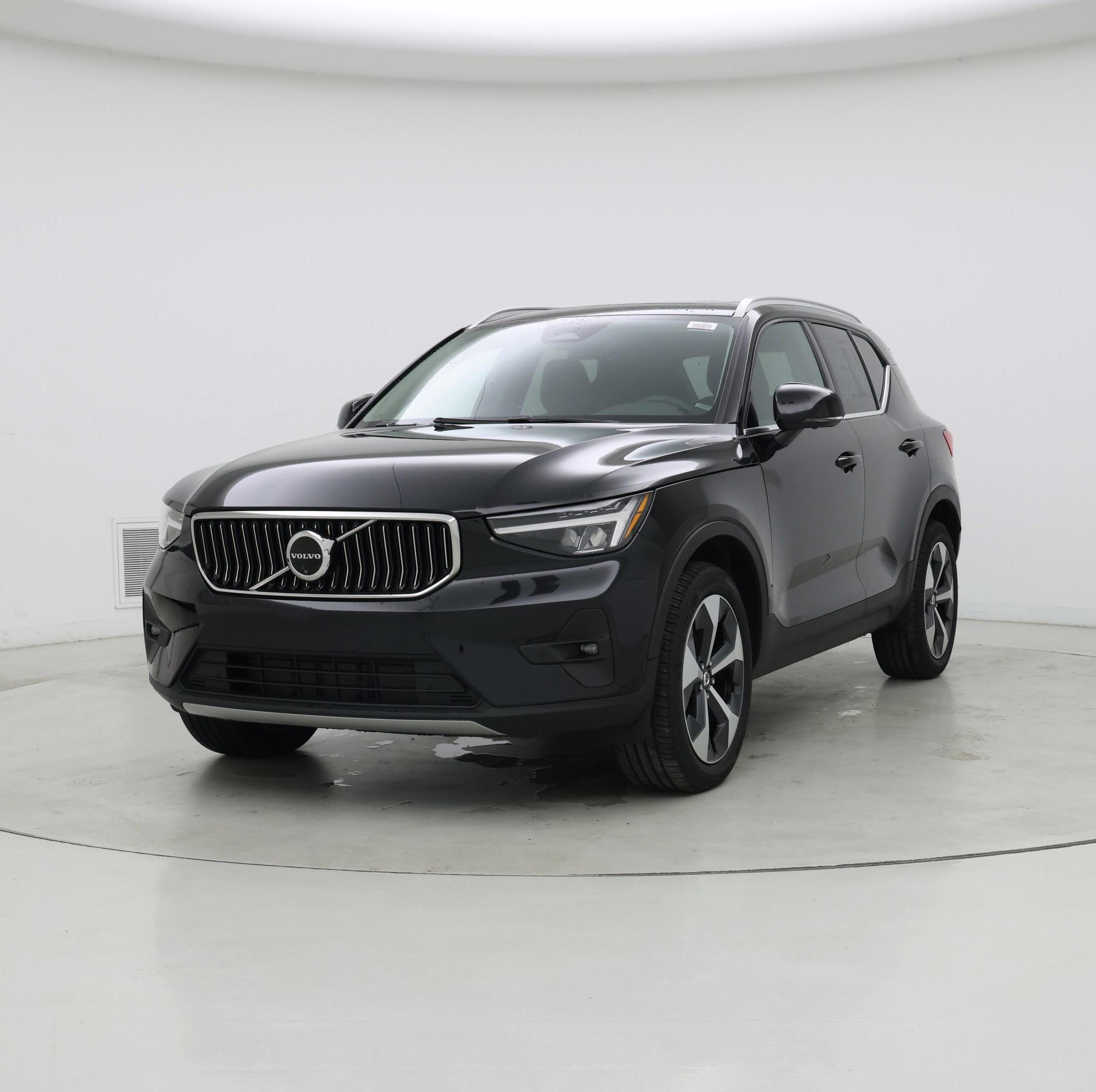 Thumbnail: 2024 Volvo XC40 - 4
