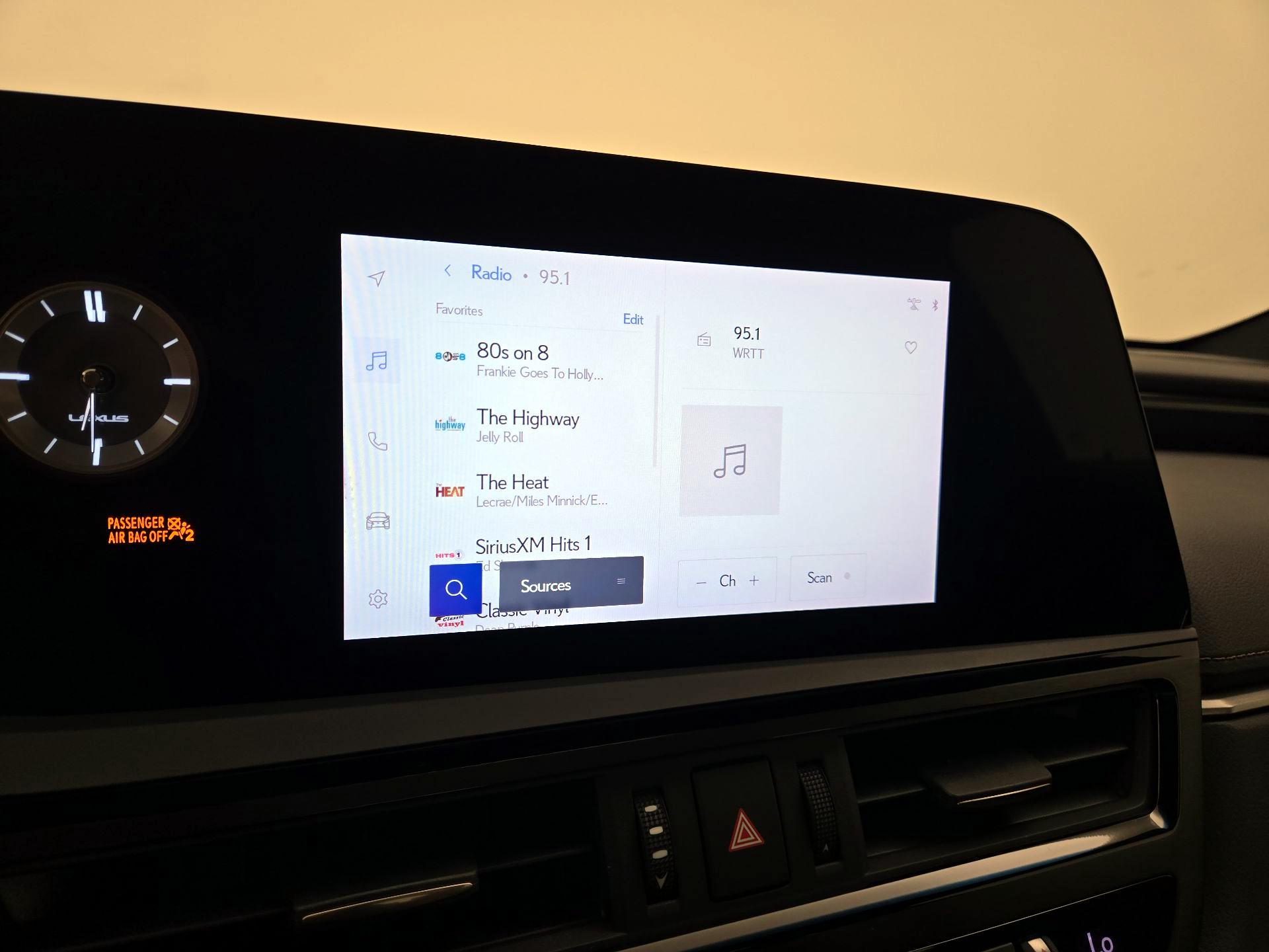 Thumbnail: 2023 Lexus ES - 15