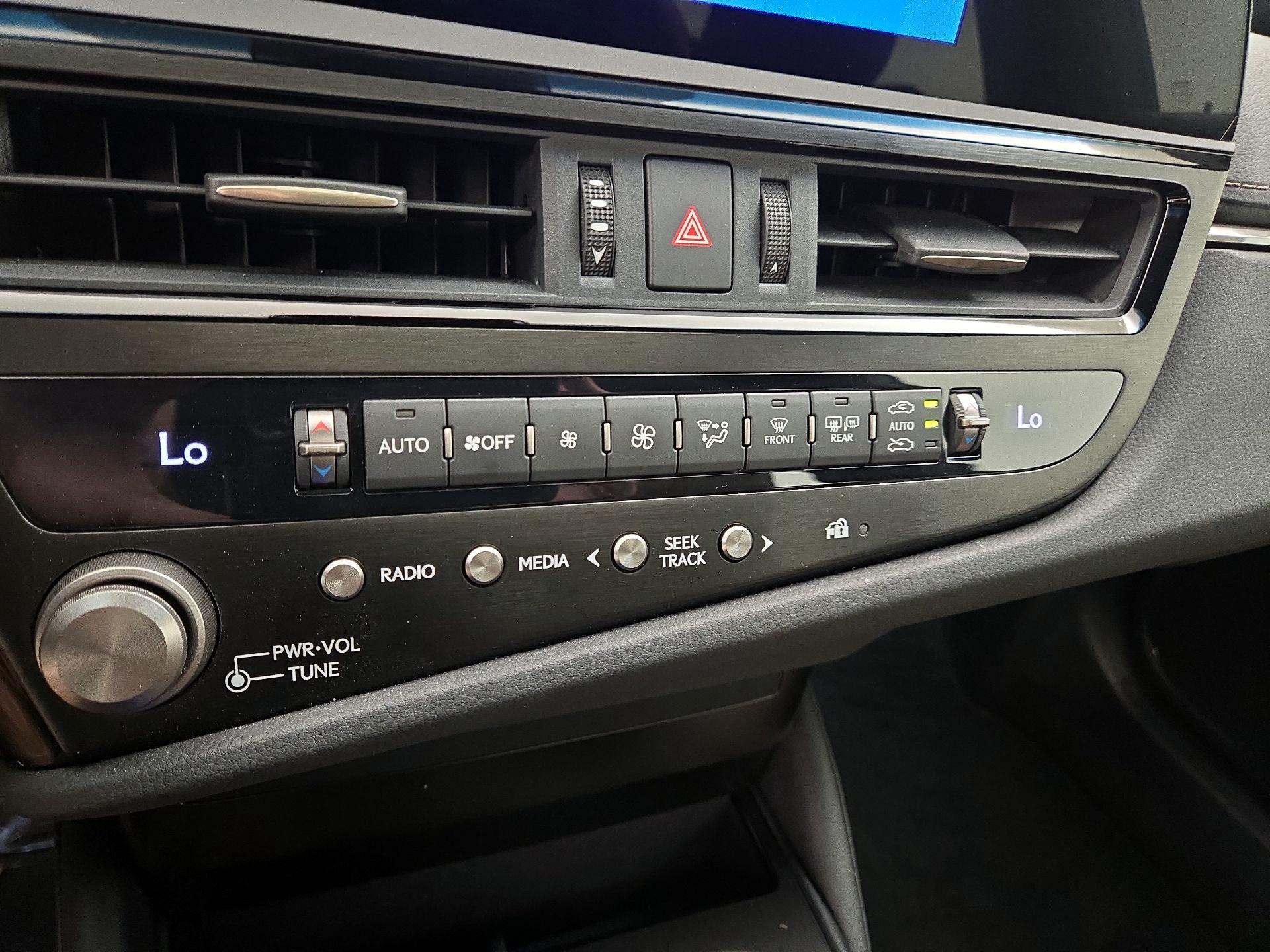 Thumbnail: 2023 Lexus ES - 16