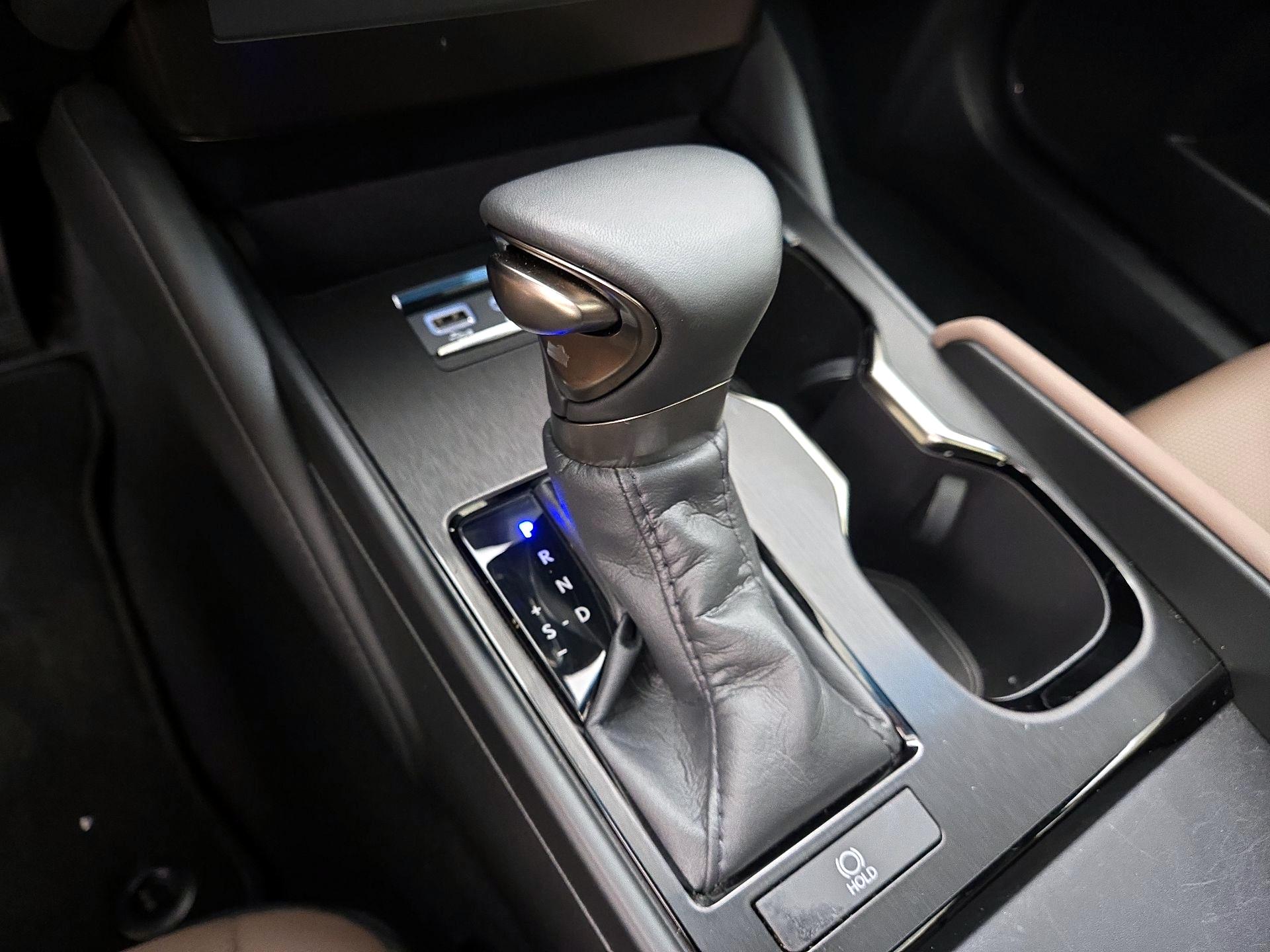 Thumbnail: 2023 Lexus ES - 17