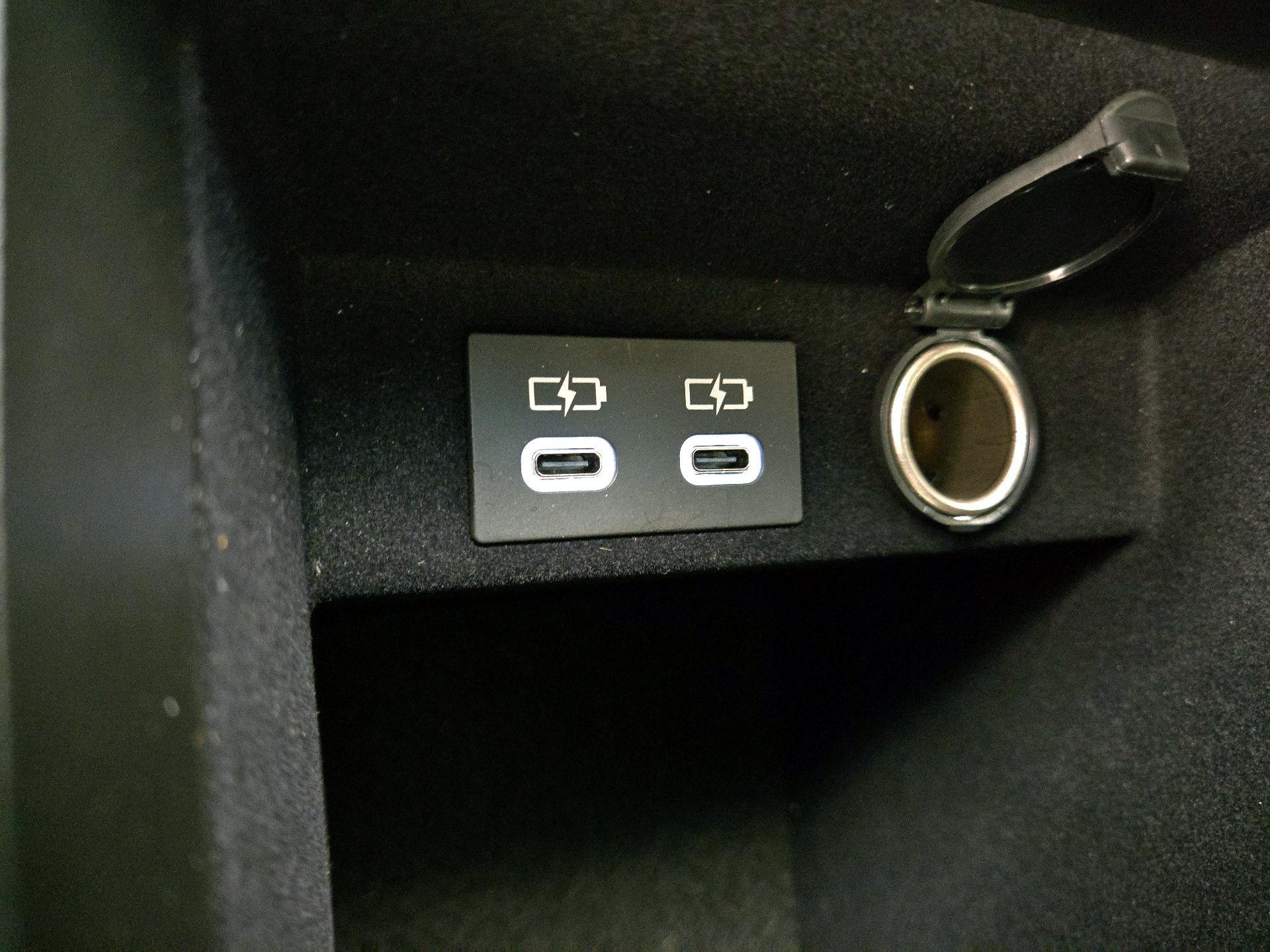 Thumbnail: 2023 Lexus ES - 18