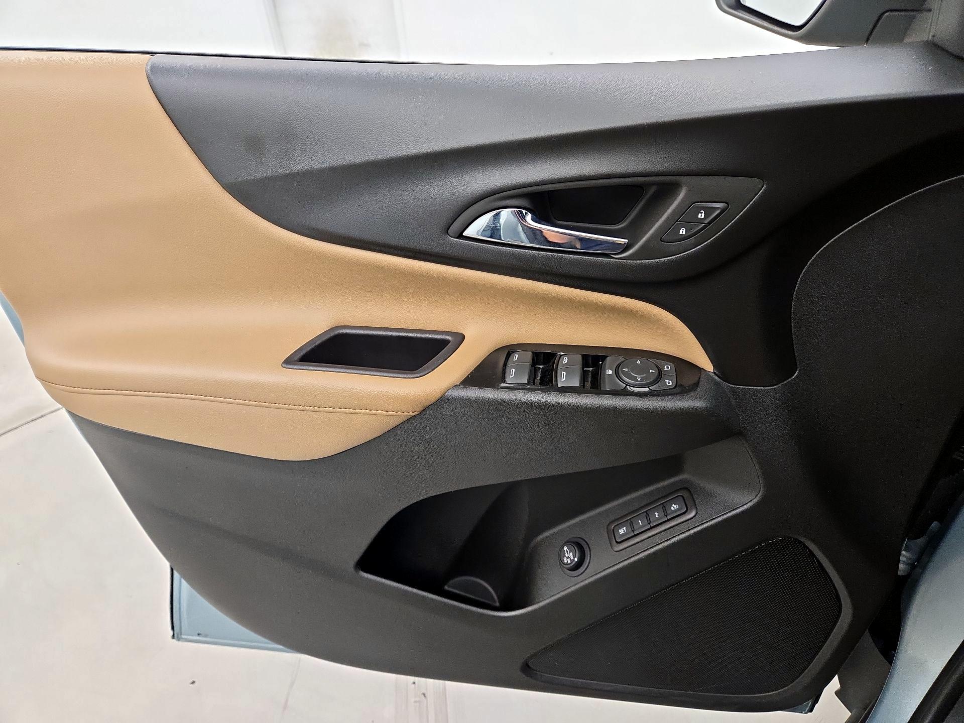 Thumbnail: 2022 Chevrolet Equinox - 12