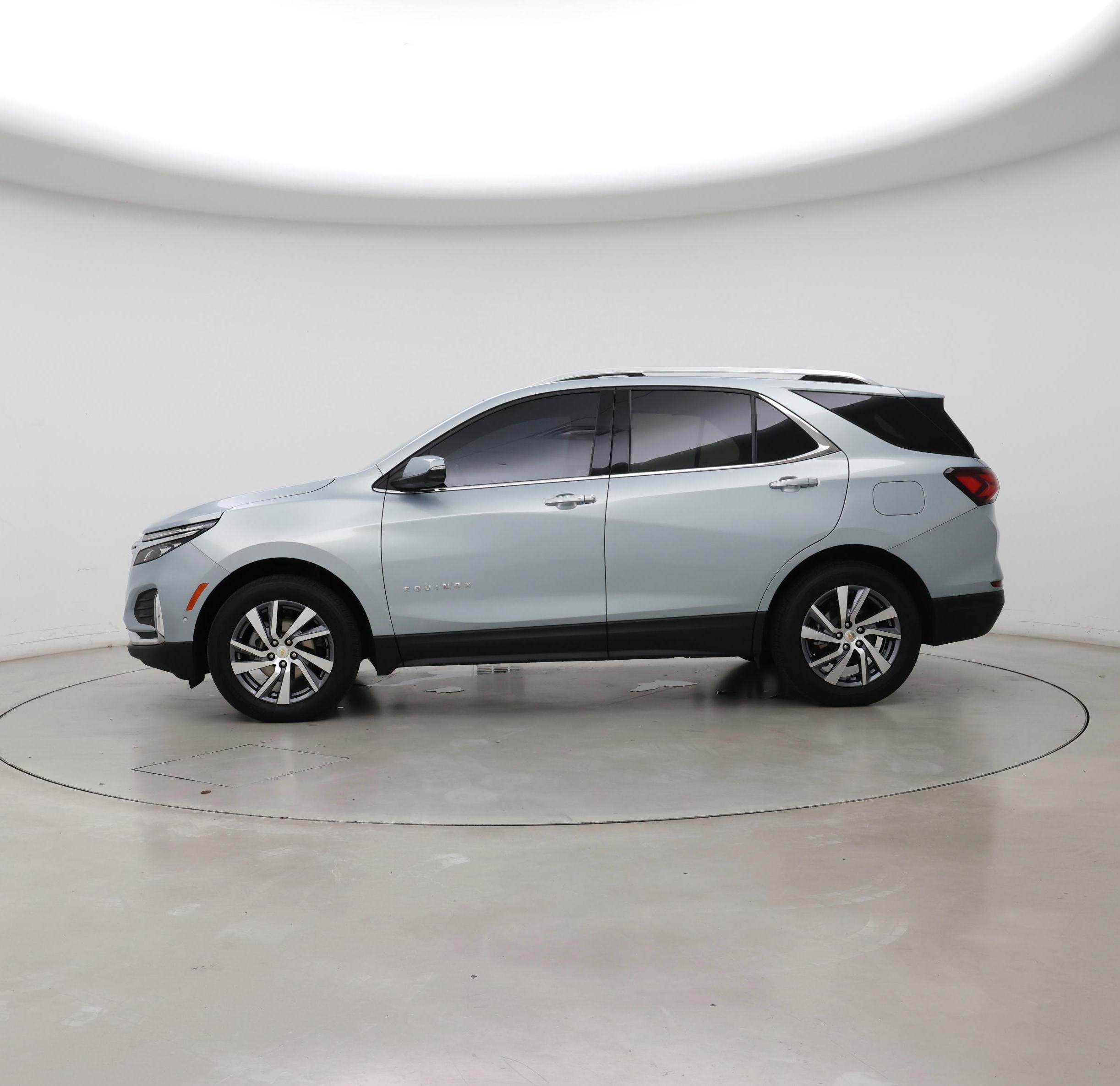 Thumbnail: 2022 Chevrolet Equinox - 3