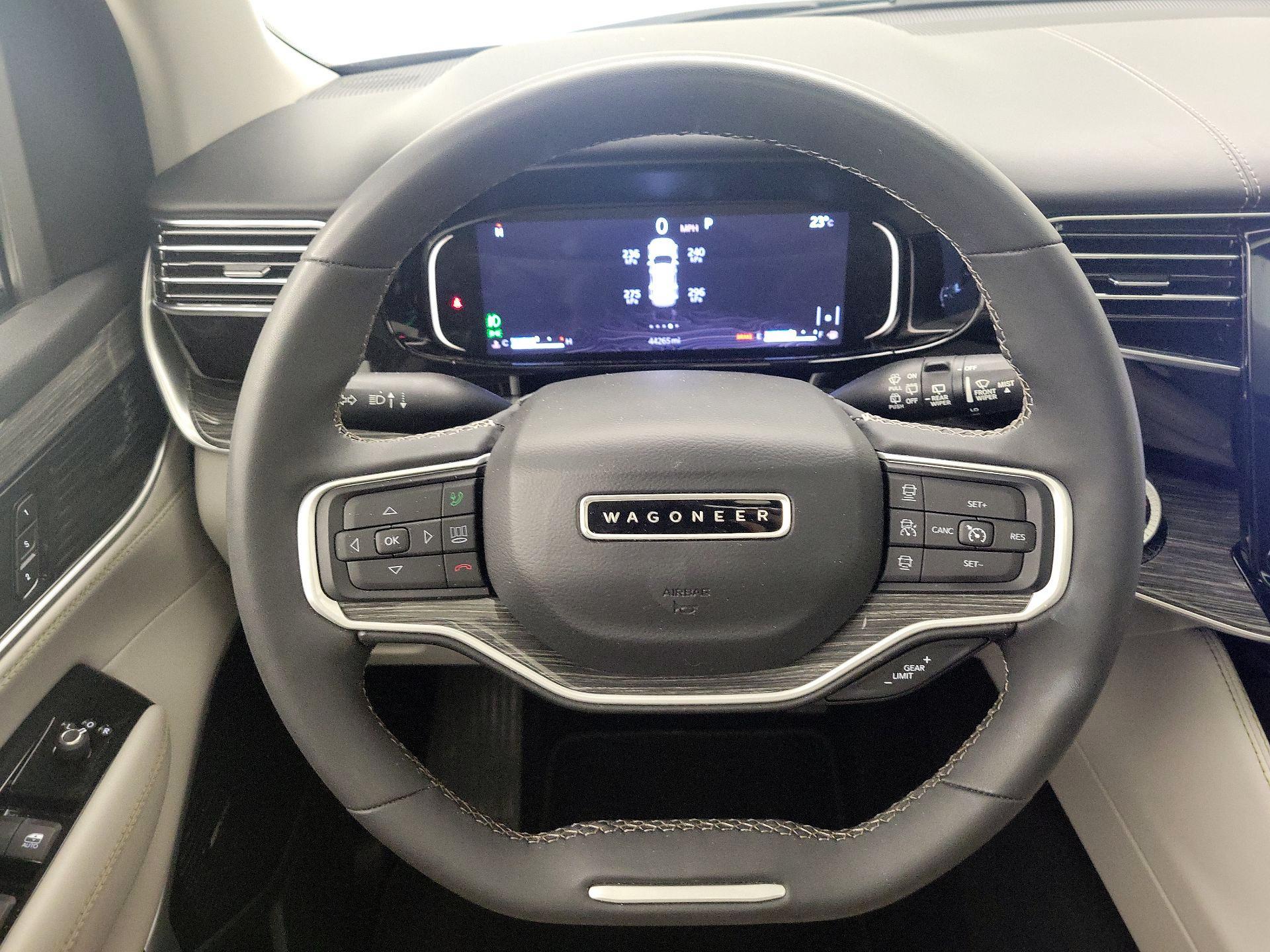 Thumbnail: 2022 Jeep Wagoneer - 10