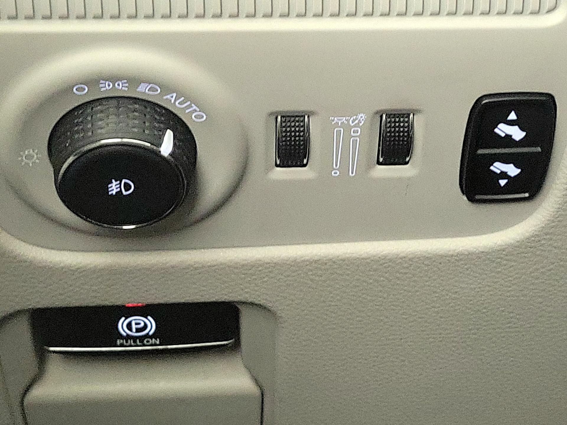 Thumbnail: 2022 Jeep Wagoneer - 13