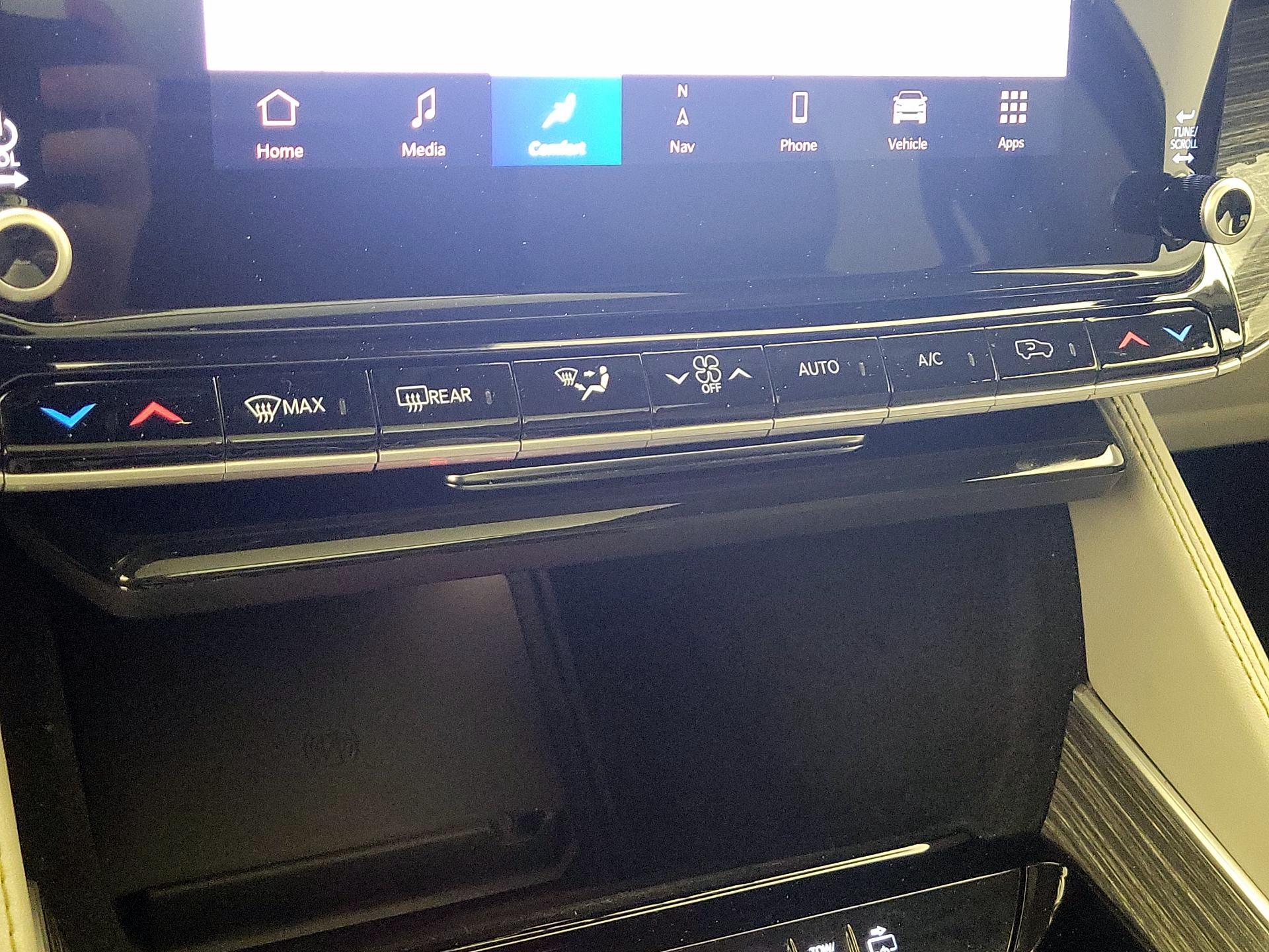 Thumbnail: 2022 Jeep Wagoneer - 16