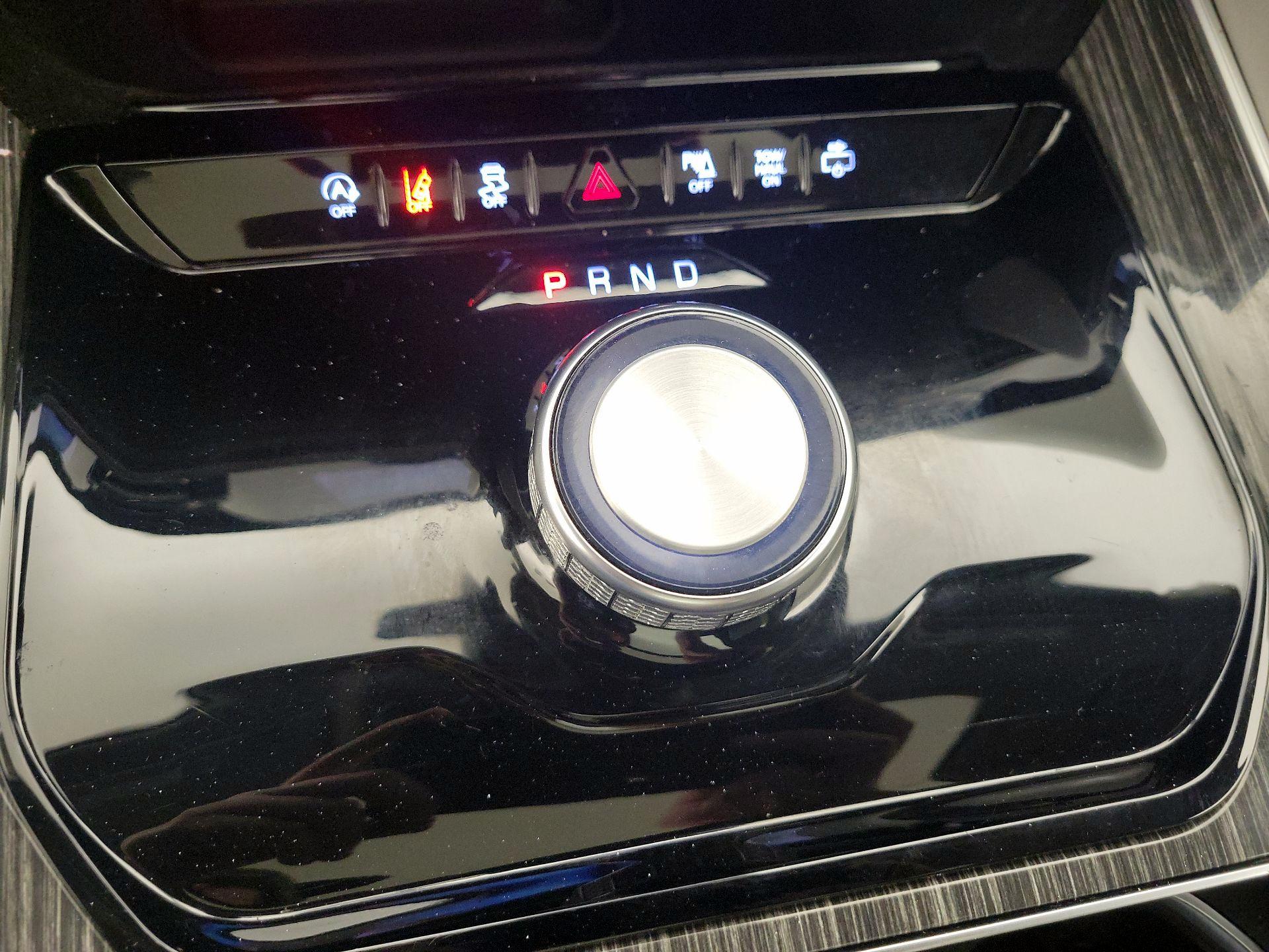 Thumbnail: 2022 Jeep Wagoneer - 17