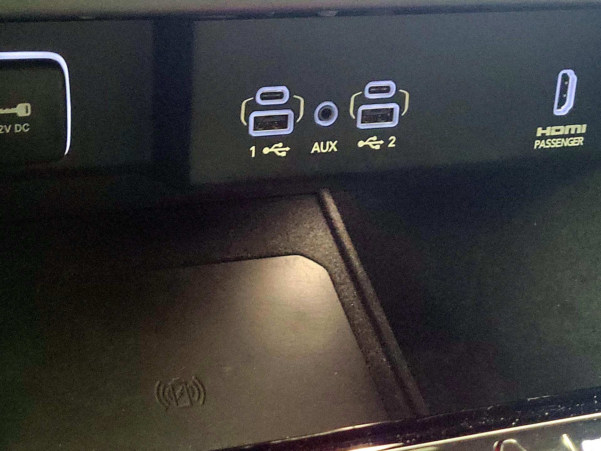 Thumbnail: 2022 Jeep Wagoneer - 18